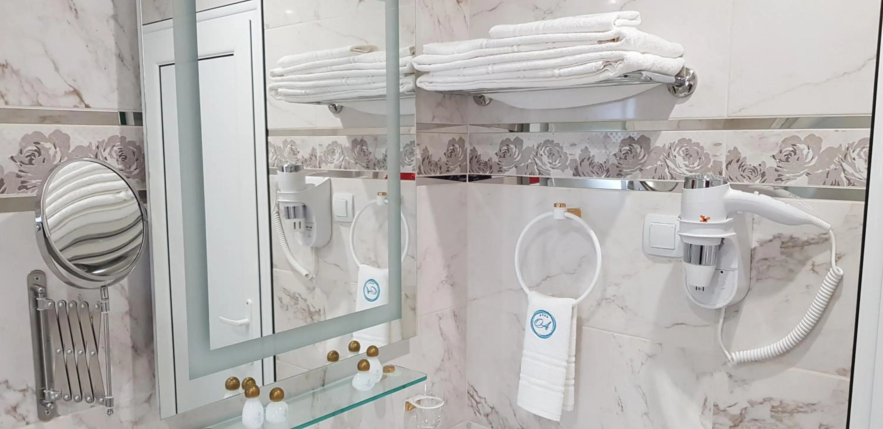 Bathroom in Aparthotel Olympus Plaza - SPA & Indoor Pool