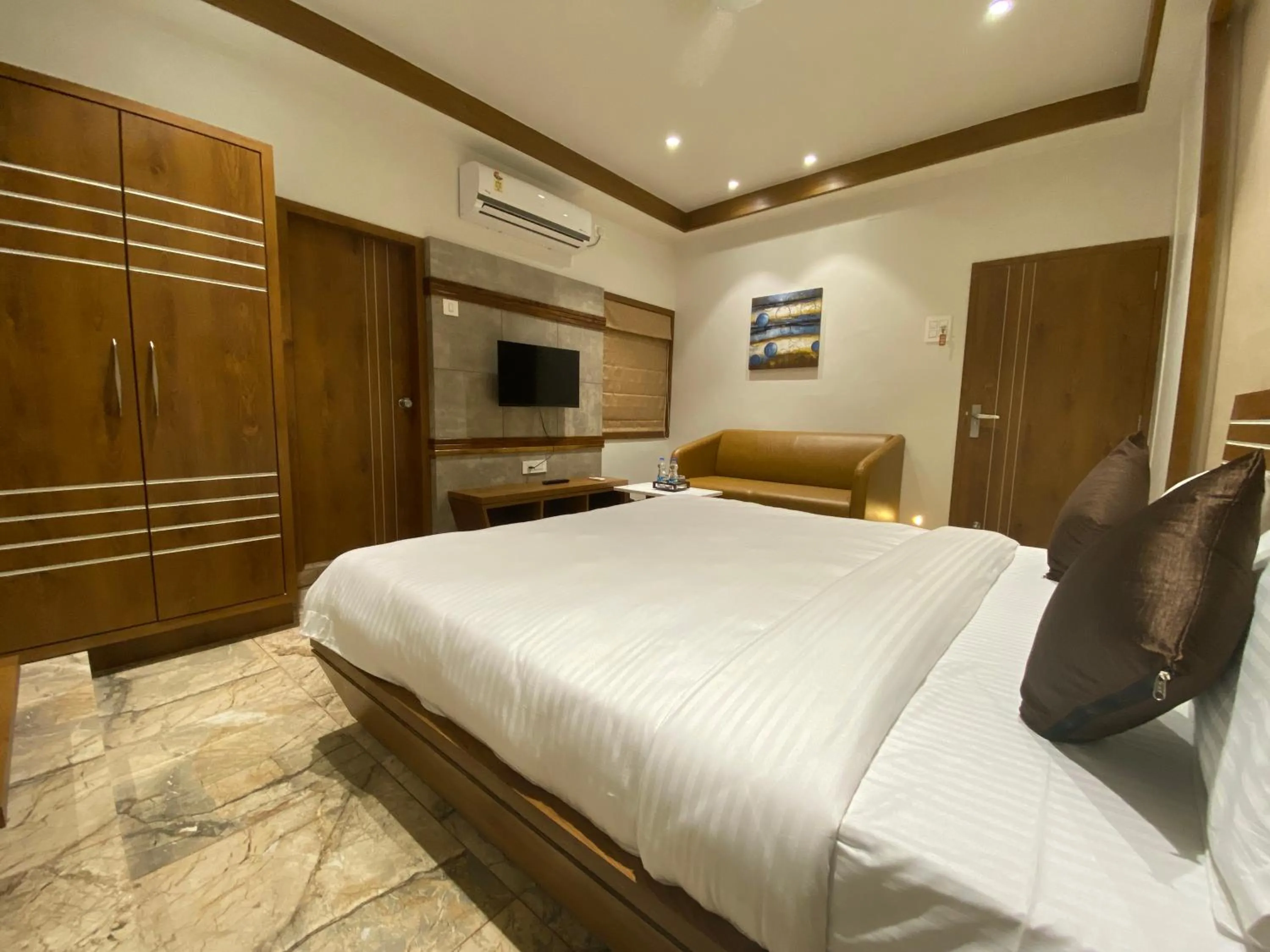 Bedroom, Bed in HOTEL DAMODAR