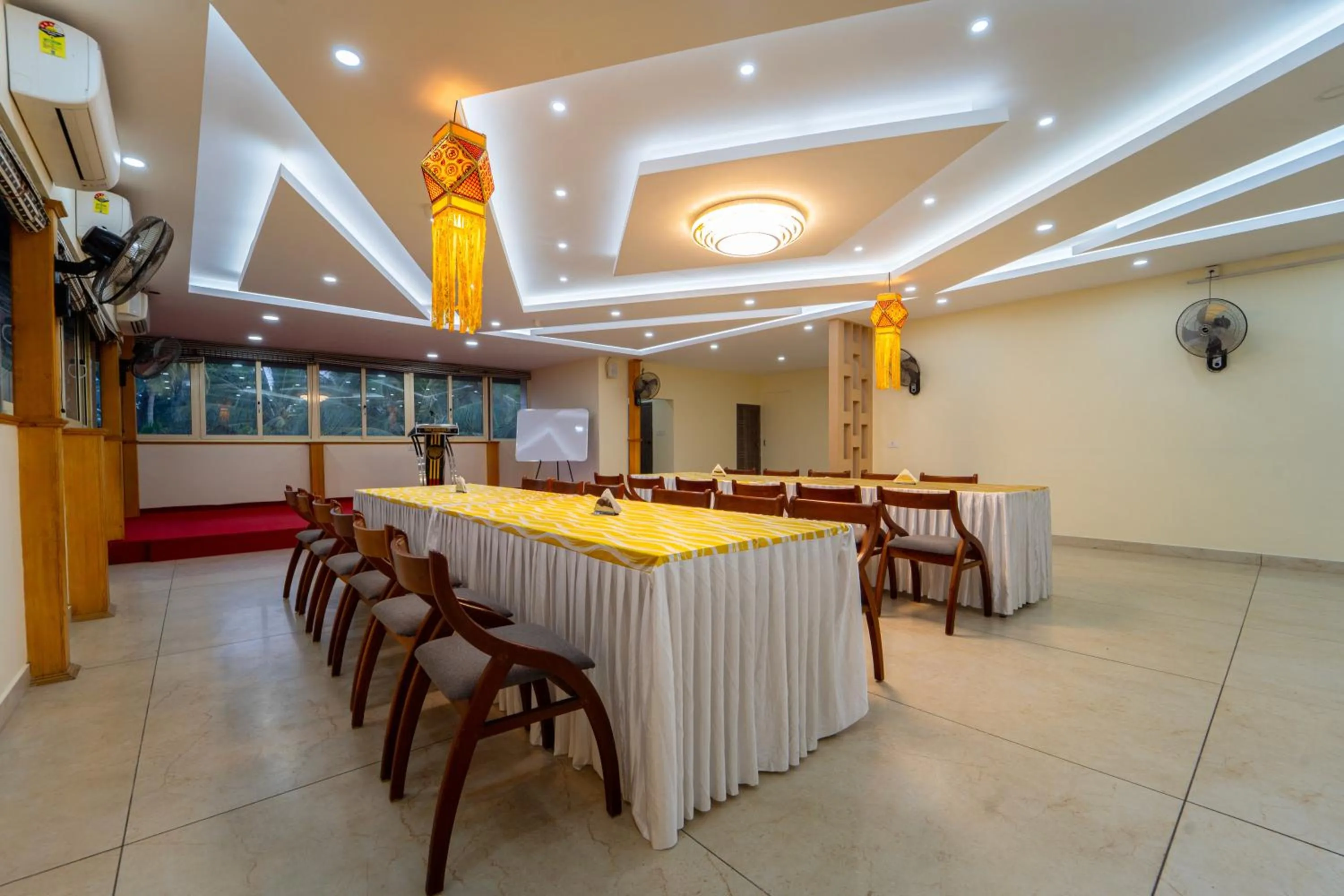 Banquet/Function facilities in Treebo Sree Varshavilas Regency, 500 Mtrs From Guruvayoor Temple