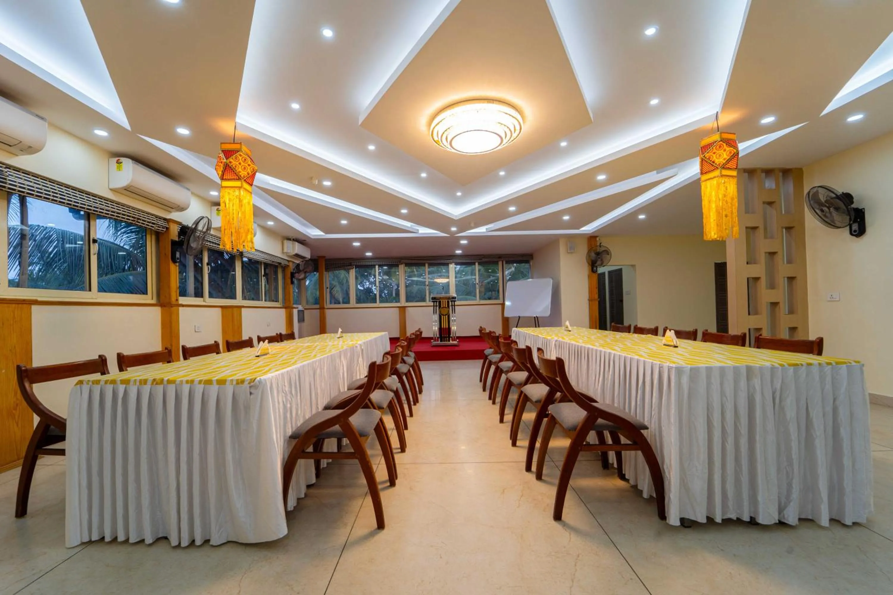 Banquet/Function facilities in Treebo Sree Varshavilas Regency, 500 Mtrs From Guruvayoor Temple