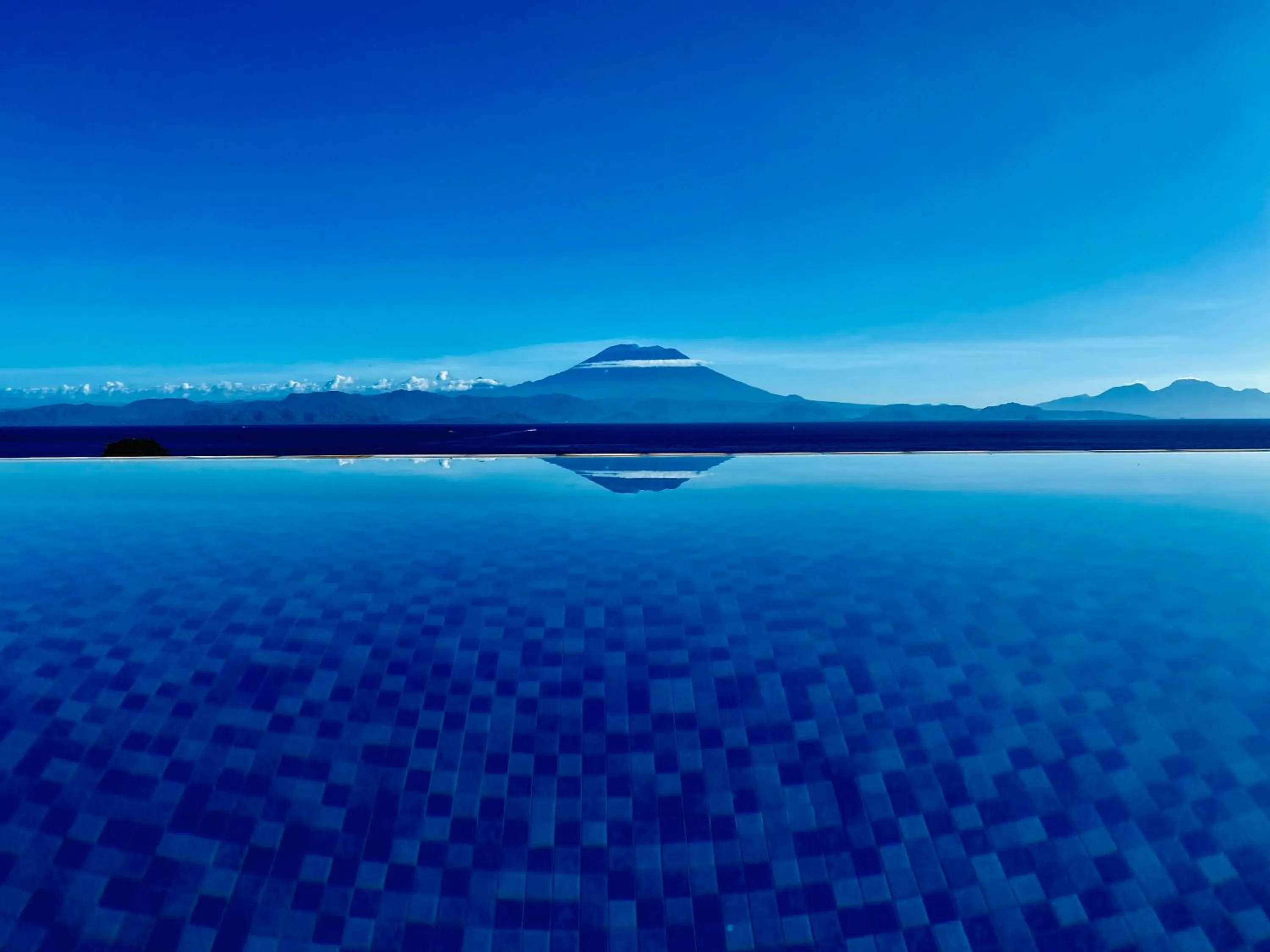 Mountain view in Gara Gara Sea View