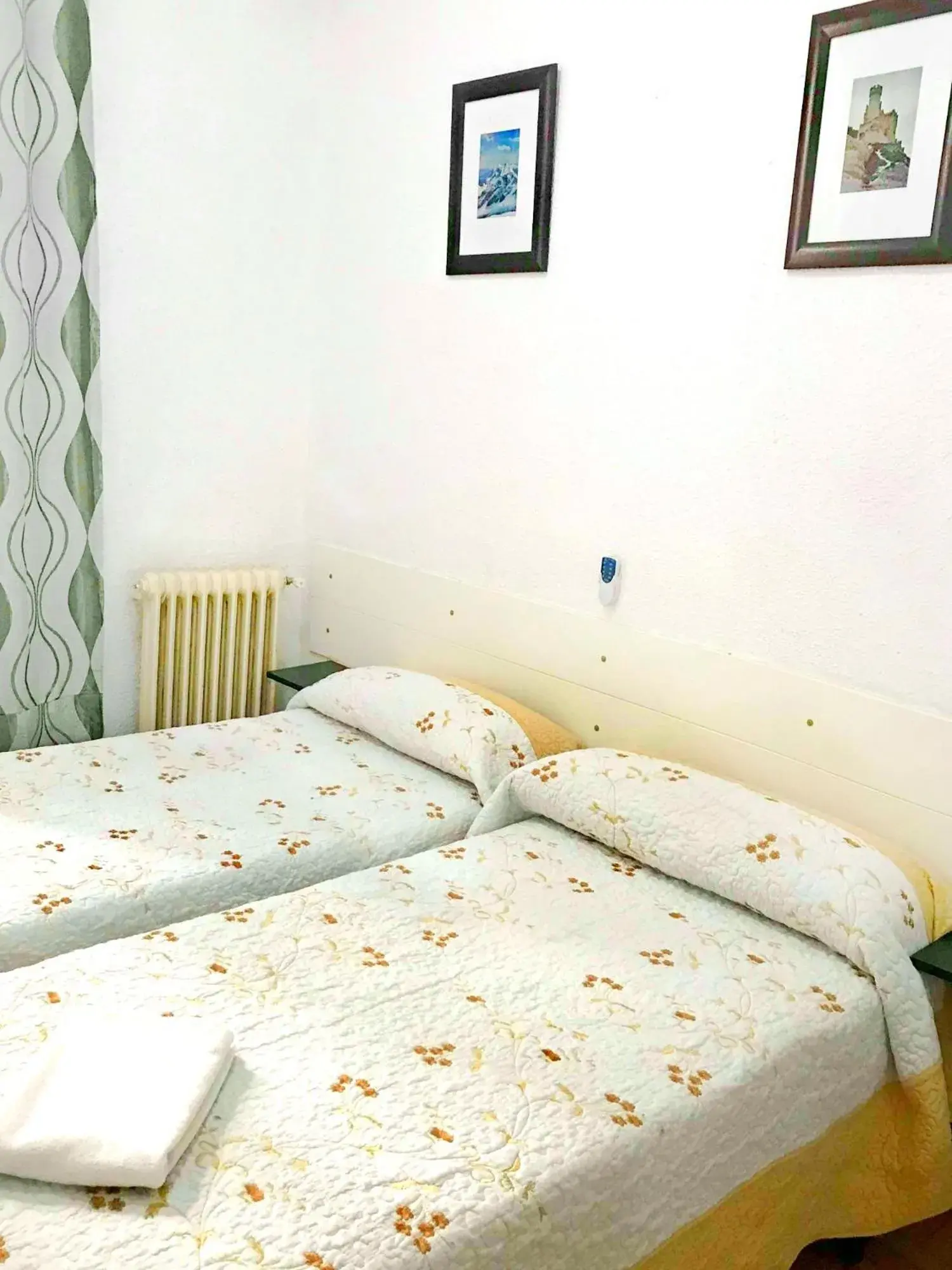 Bed in Hostal Los Arcos Bed in Hostal Los Arcos