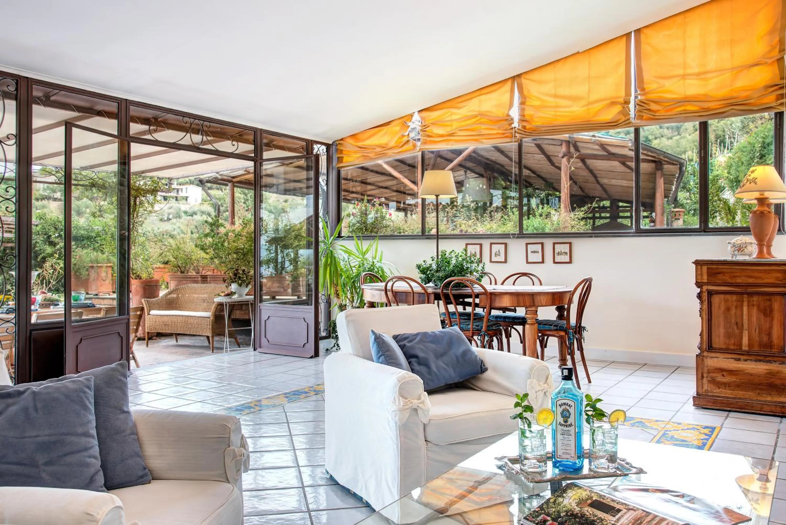 Patio in Country Lemonvilla