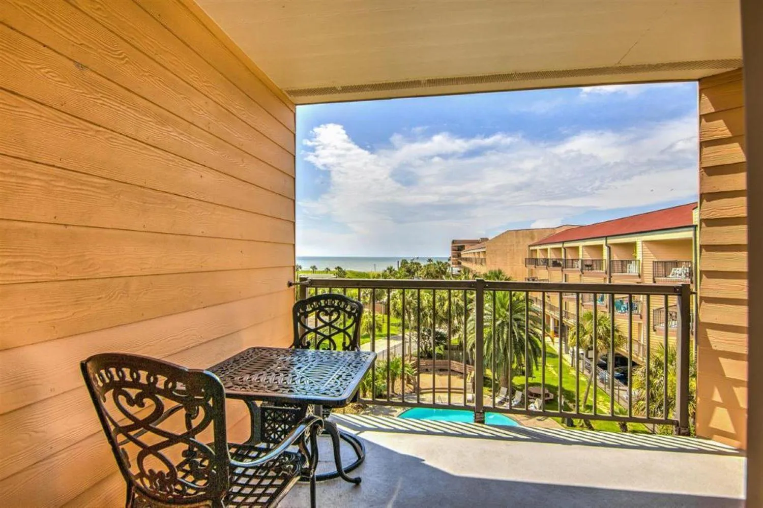 Property building in Gulf View, Flip Flop Oasis GVR06432