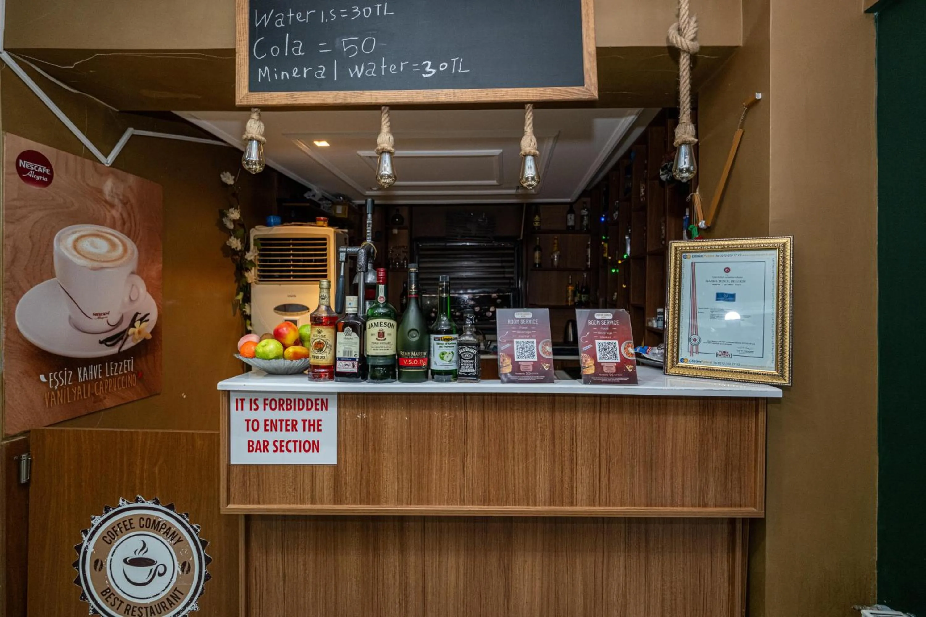 Lounge or bar in Ozio İstanbul Hotel