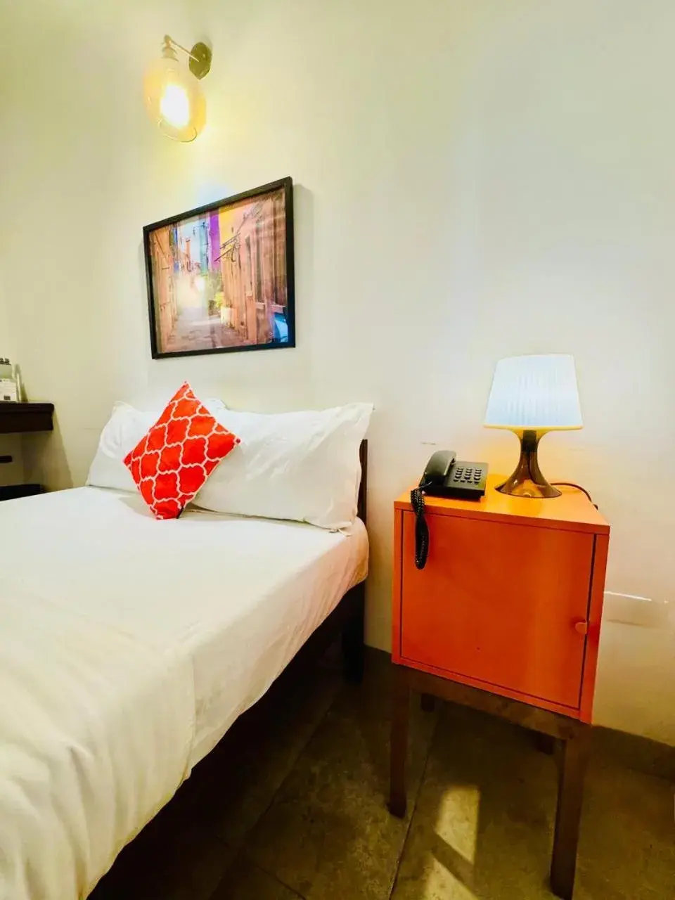Deluxe Single Room - single occupancy in HALF Hotel, Calangute Deluxe Single Room - single occupancy in HALF Hotel, Calangute