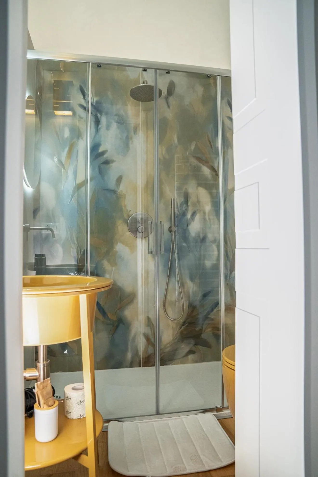 Shower in La Bella Ostuni Suites