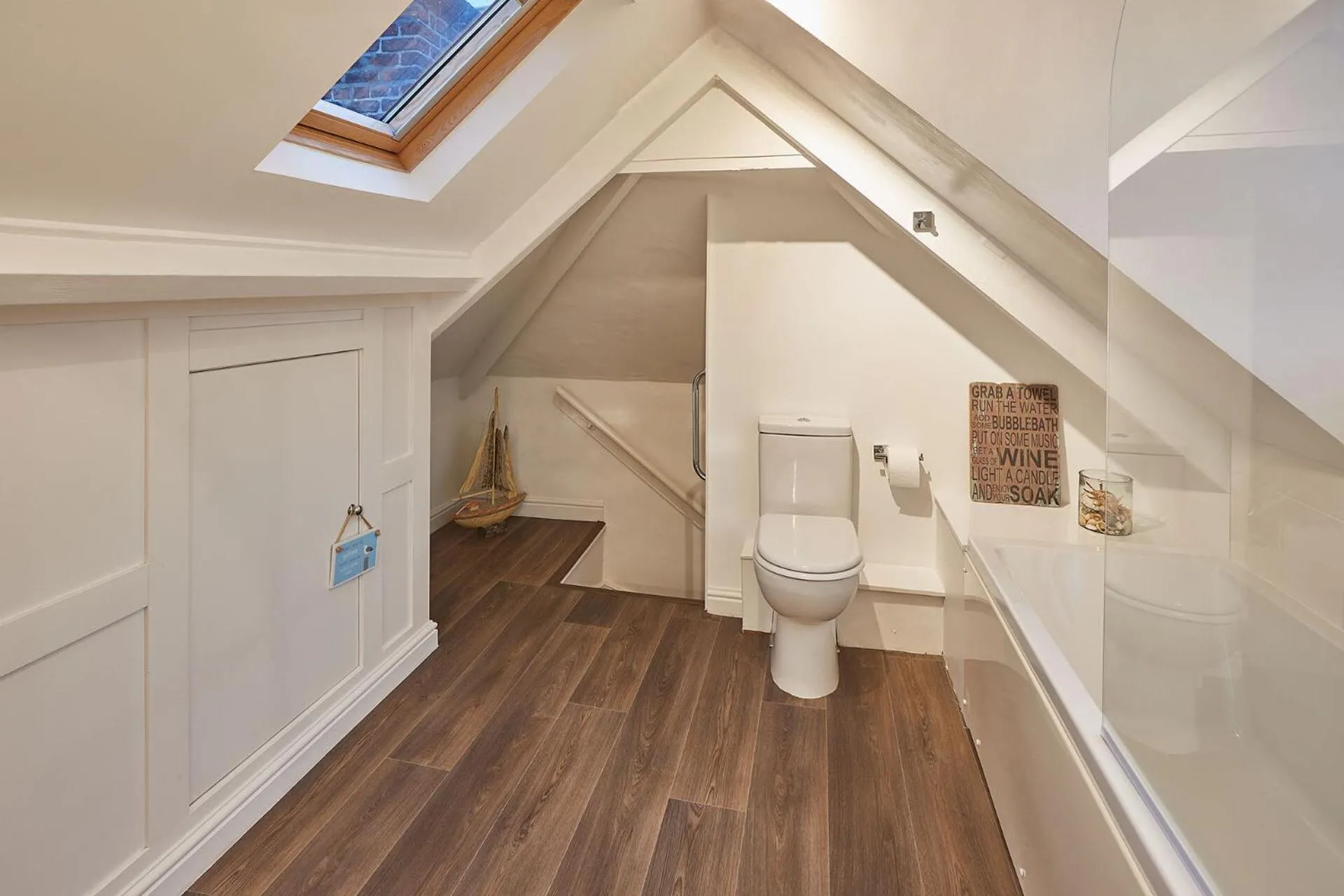 Bathroom in Seashell Cottage