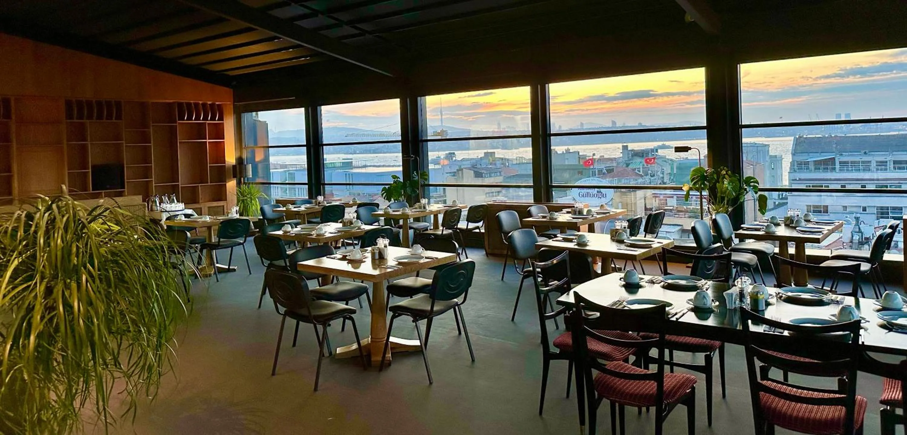 Restaurant/places to eat in Root Karaköy