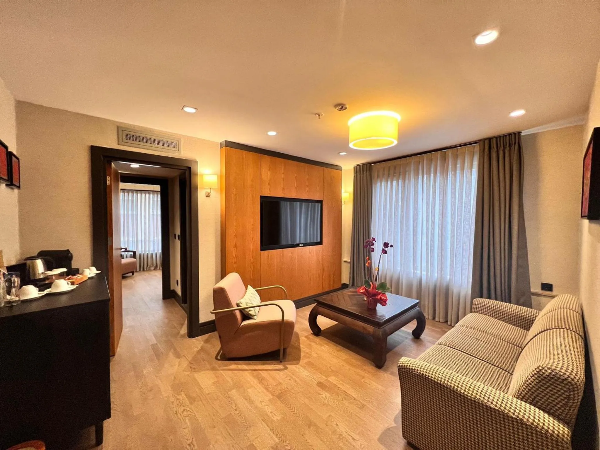 TV and multimedia in Root Karaköy