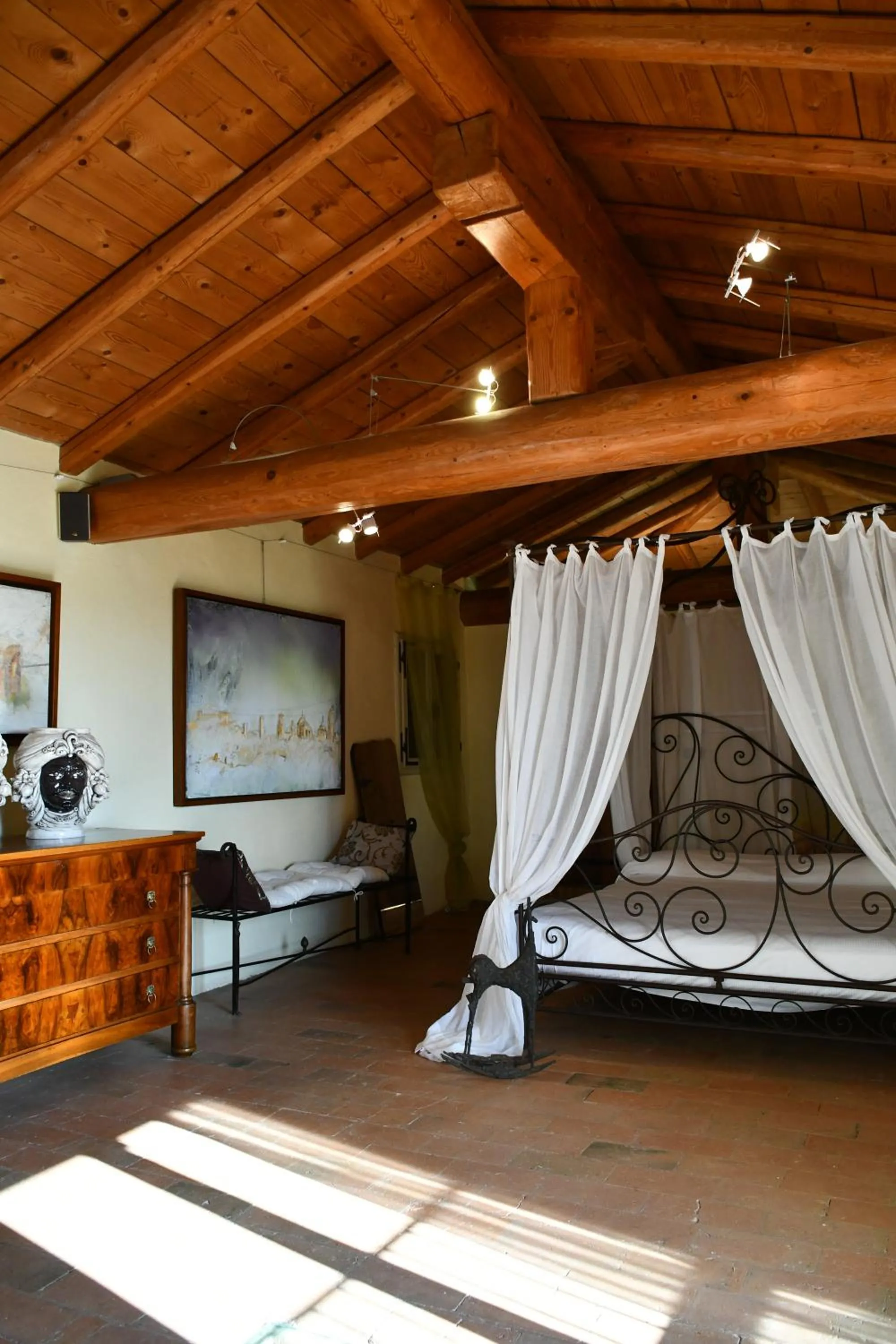 Photo of the whole room, Bed in Palazzo delle Biscie - Old Tower & Village