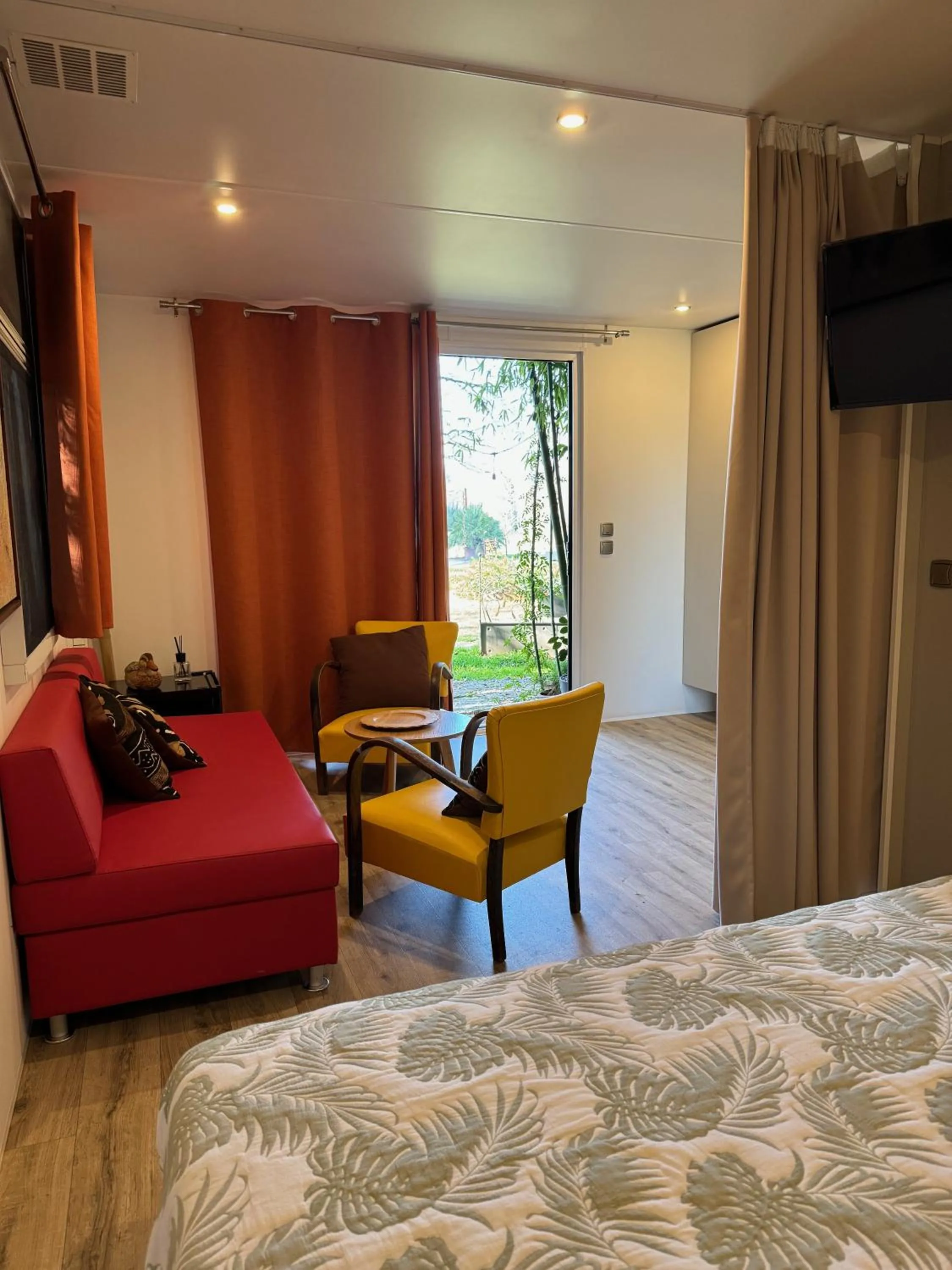 Area and facilities, Bed in Palazzo delle Biscie - Old Tower & Village