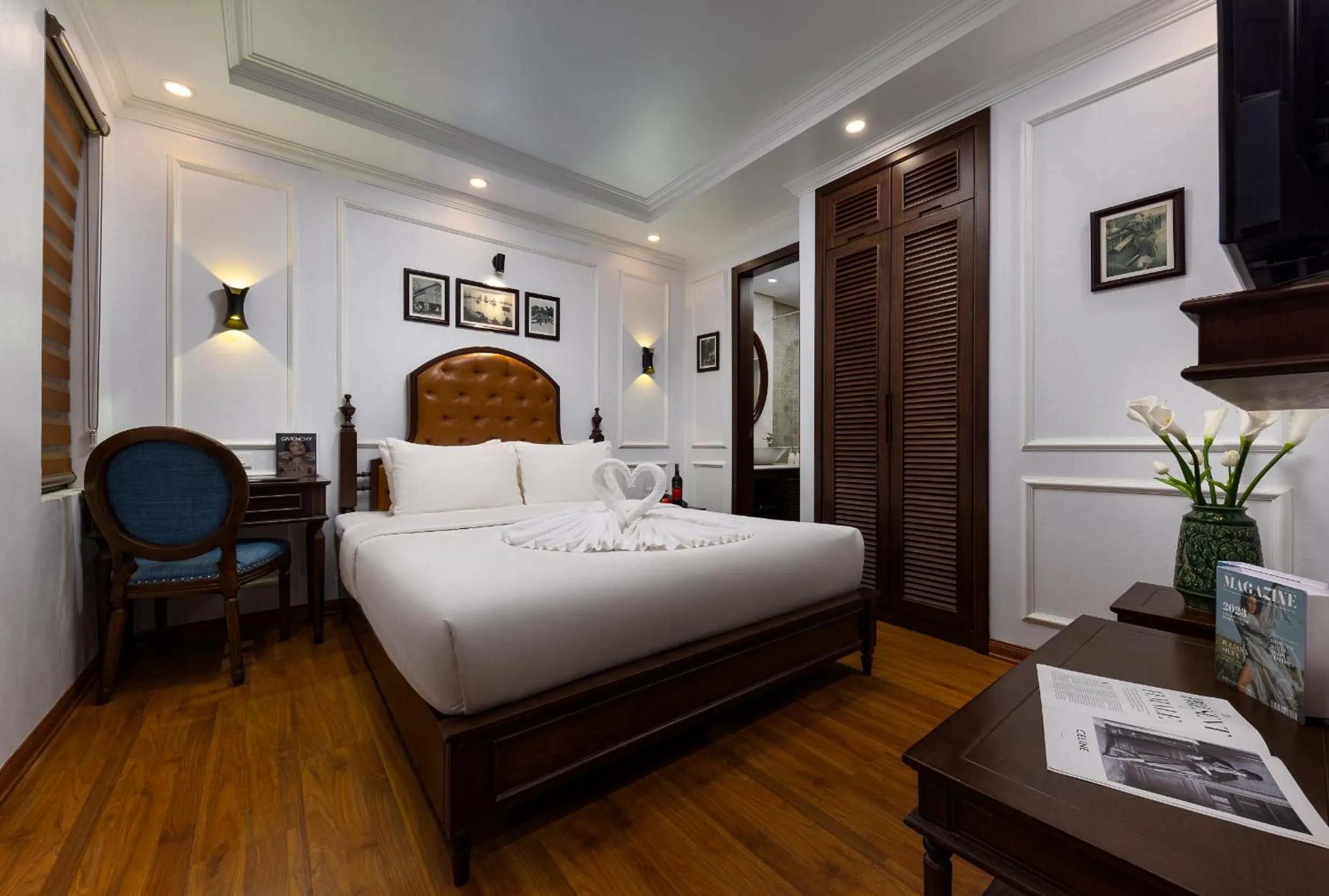 Bedroom, Bed in Paddy Hotel