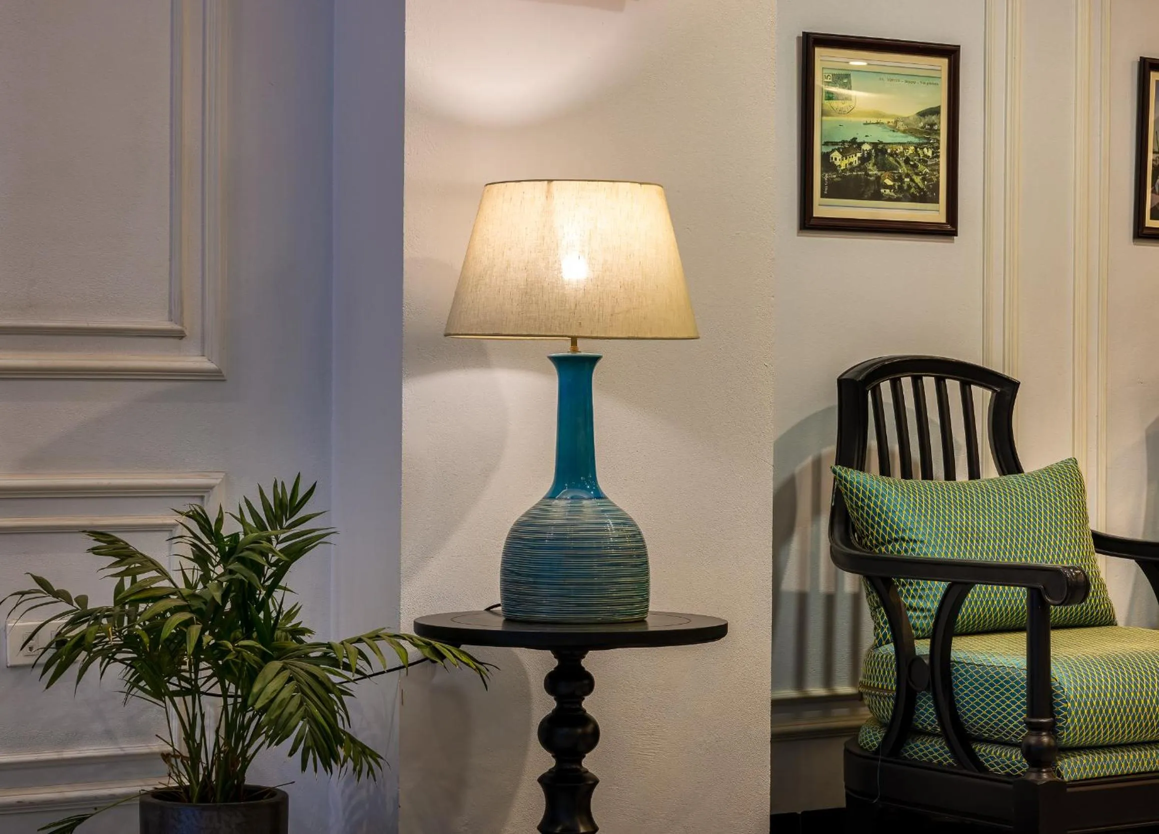 Communal lounge/ TV room in Paddy Hotel