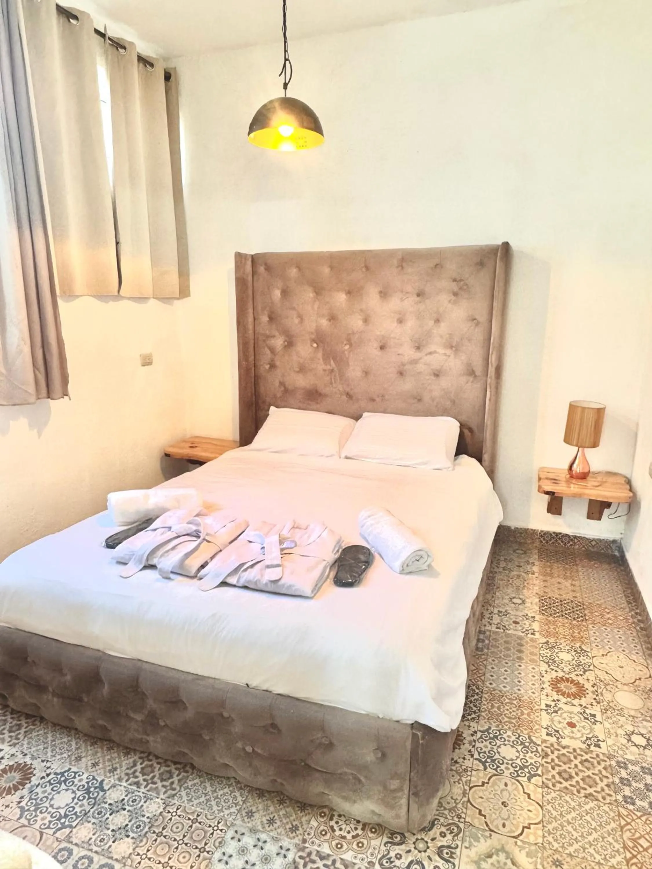 Bed in VENICE by luxury Atitlan