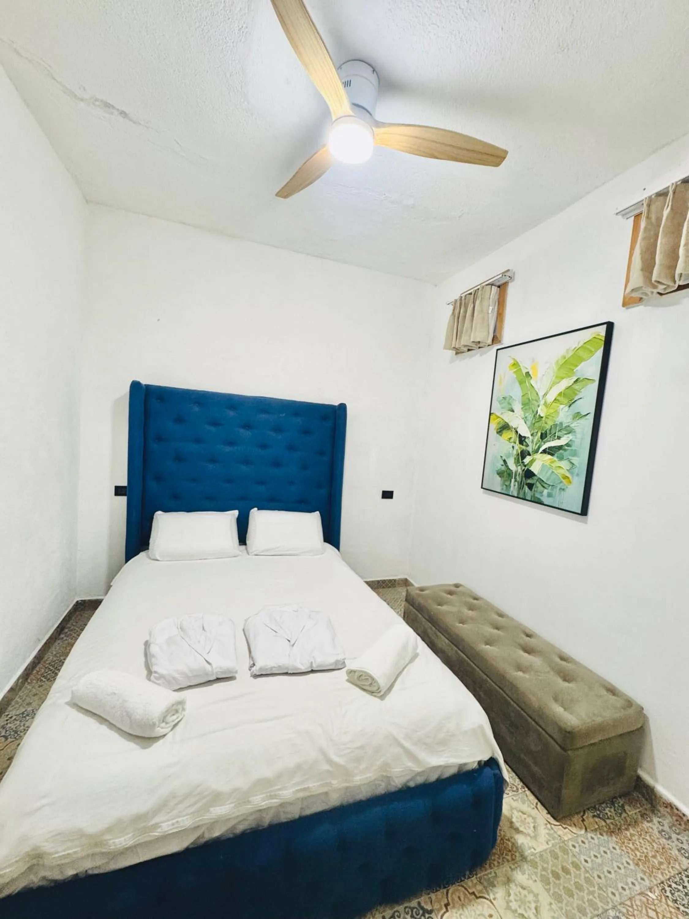 Bed in VENICE by luxury Atitlan