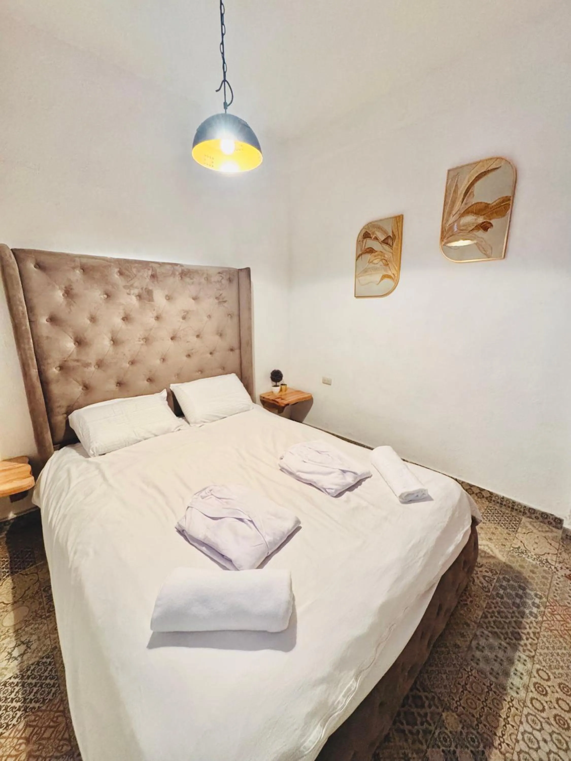 Bed in VENICE by luxury Atitlan
