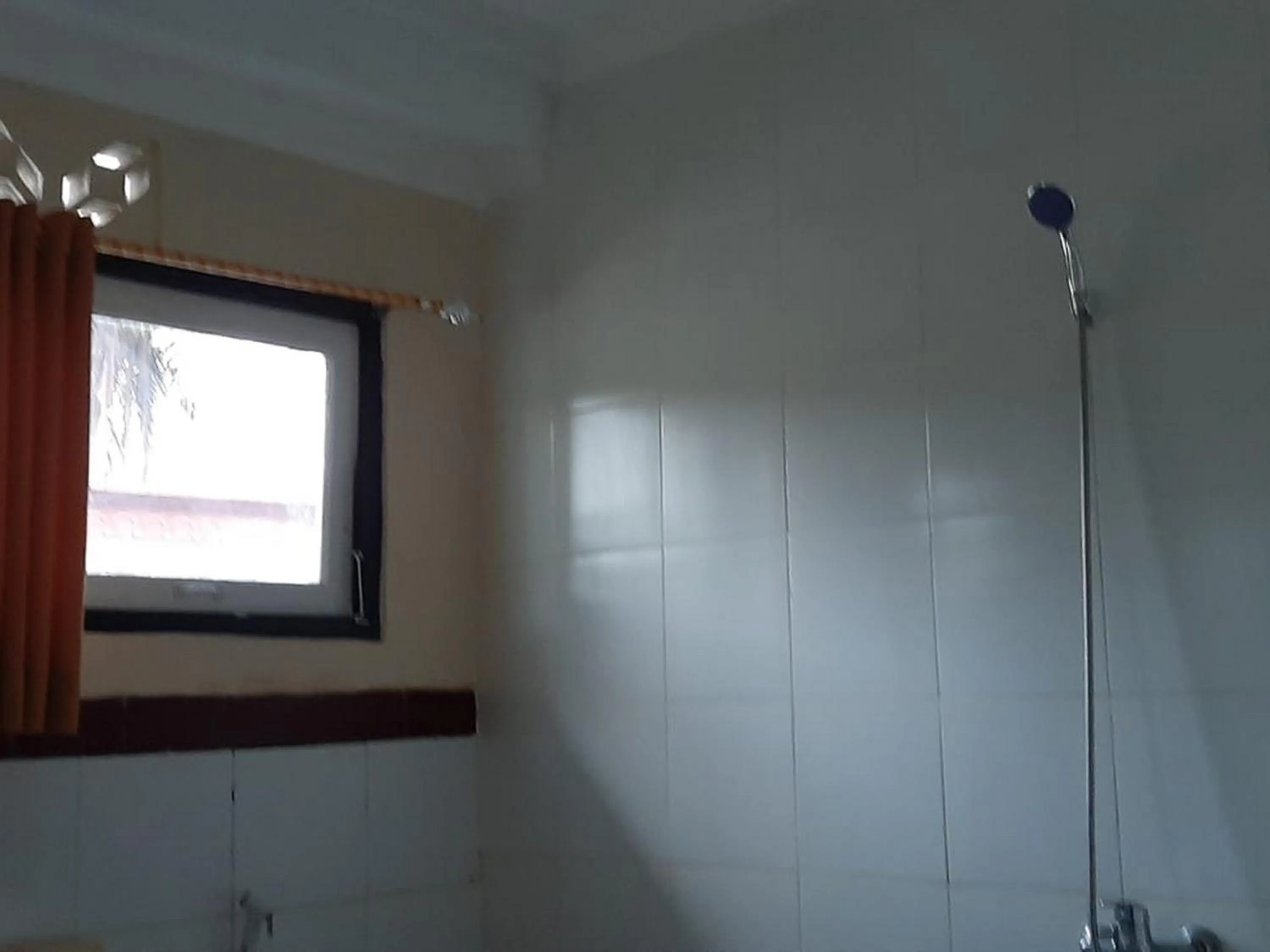 Bathroom in RedDoorz At Hotel Pakem Sari Kaliurang