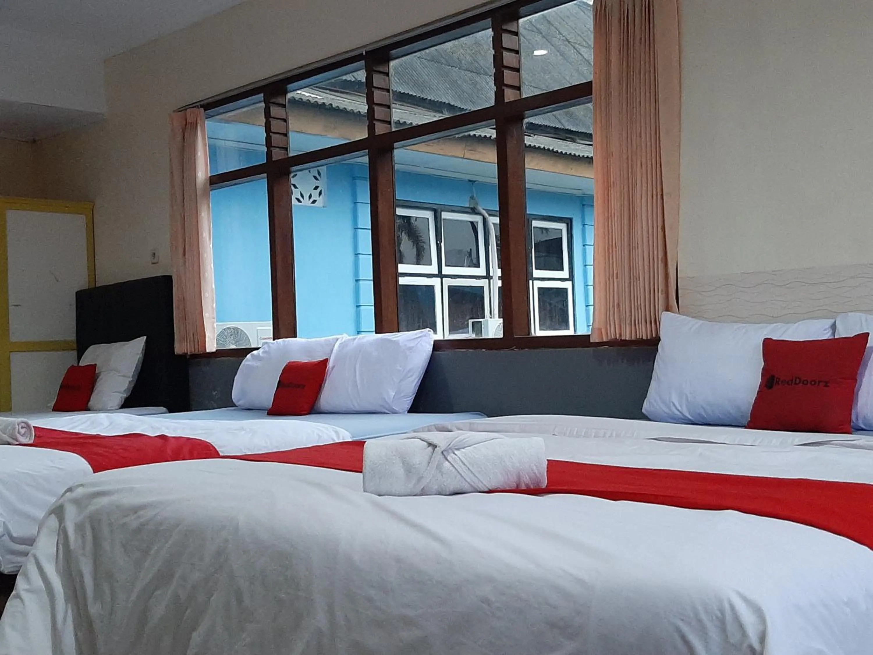 Bed in RedDoorz At Hotel Pakem Sari Kaliurang