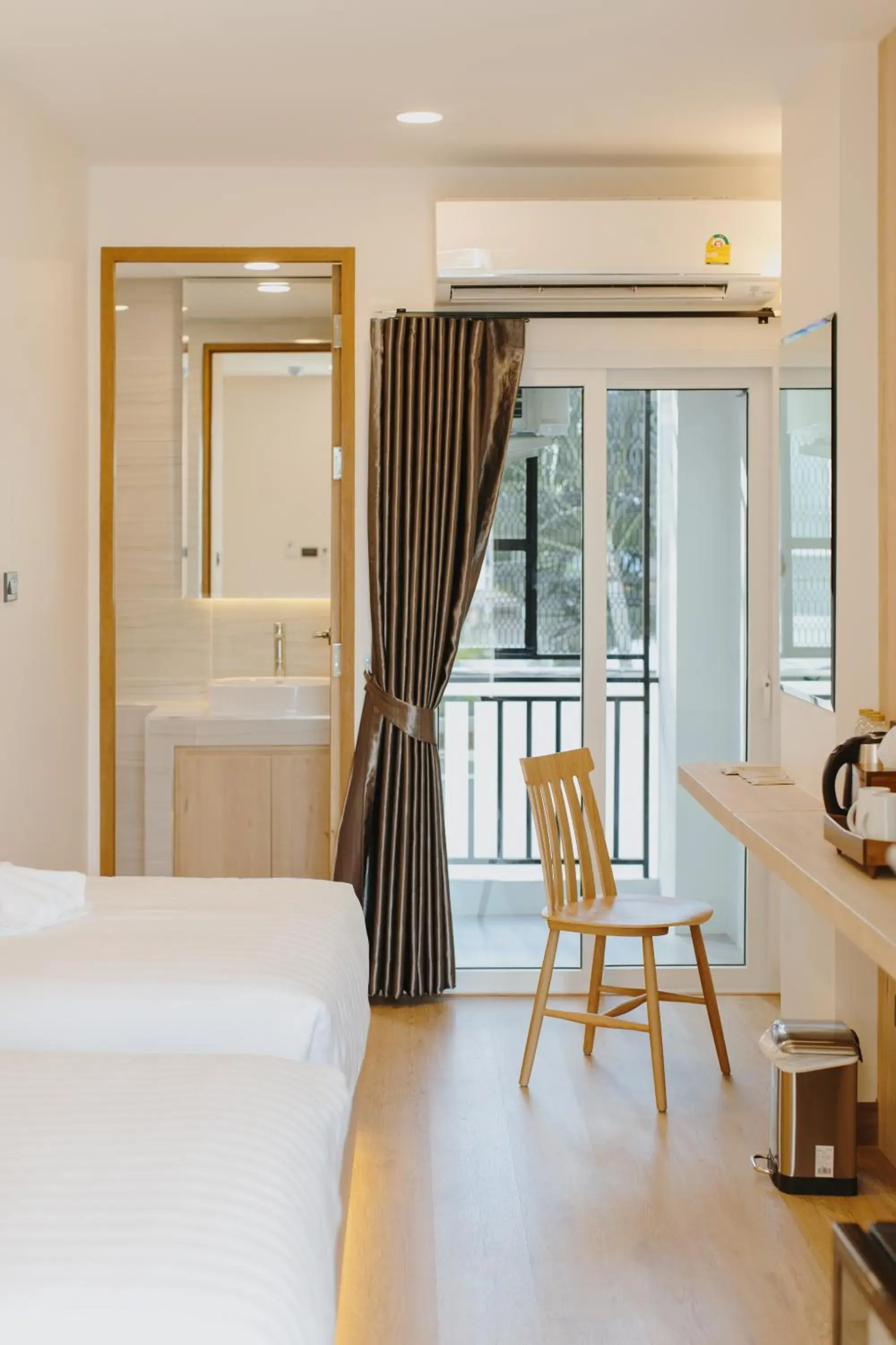 Superior Twin Room in Poodson Hotel Chiangmai Superior Twin Room in Poodson Hotel Chiangmai