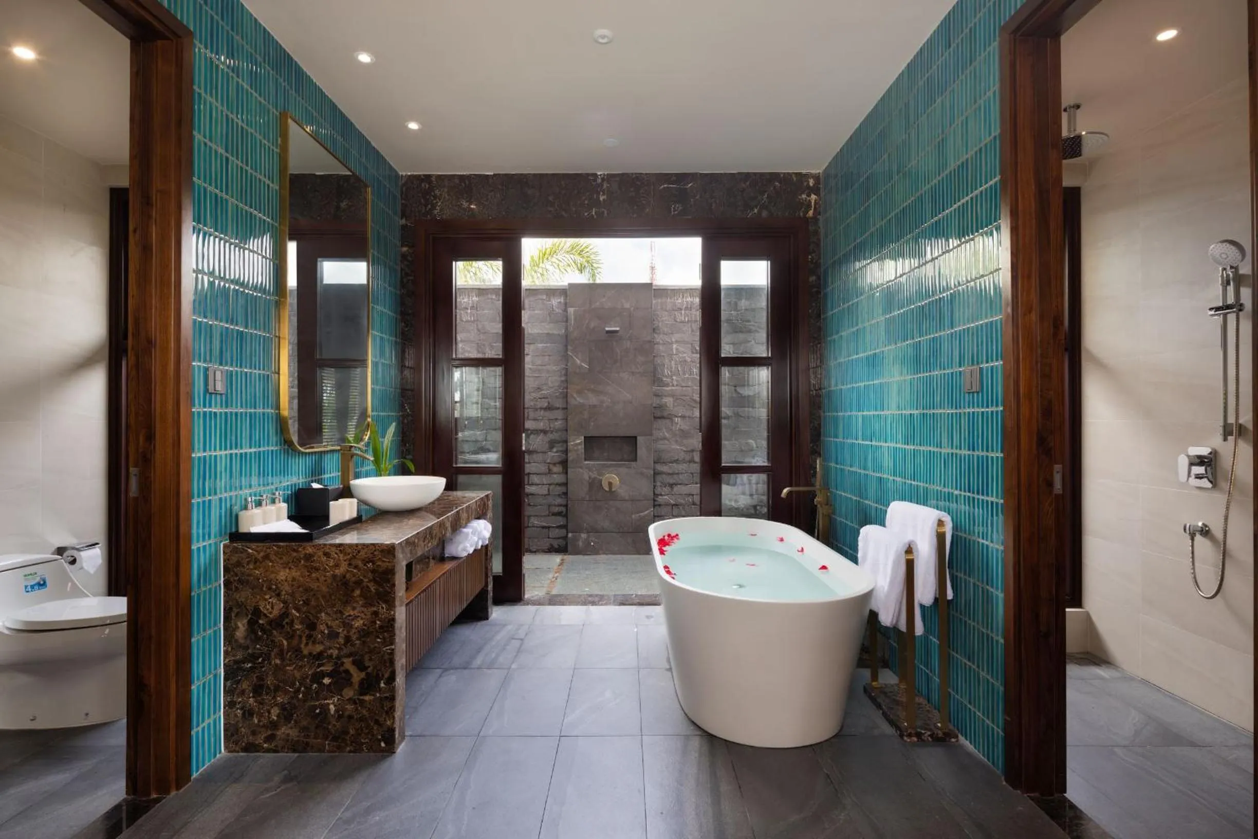 Shower in Hoan My Resort - Ninh Chu