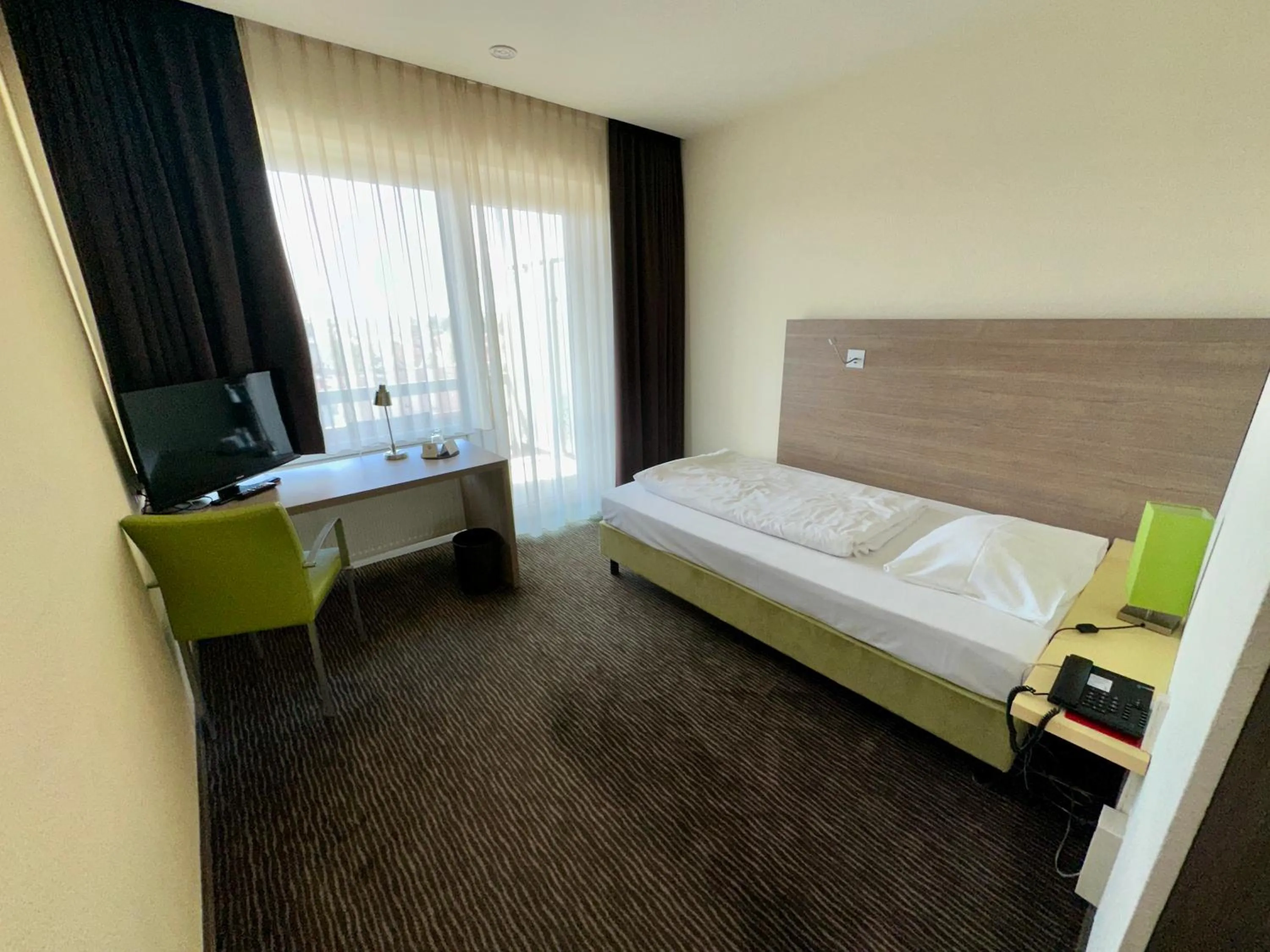 Photo of the whole room, Bed in Gästehaus Fernblick