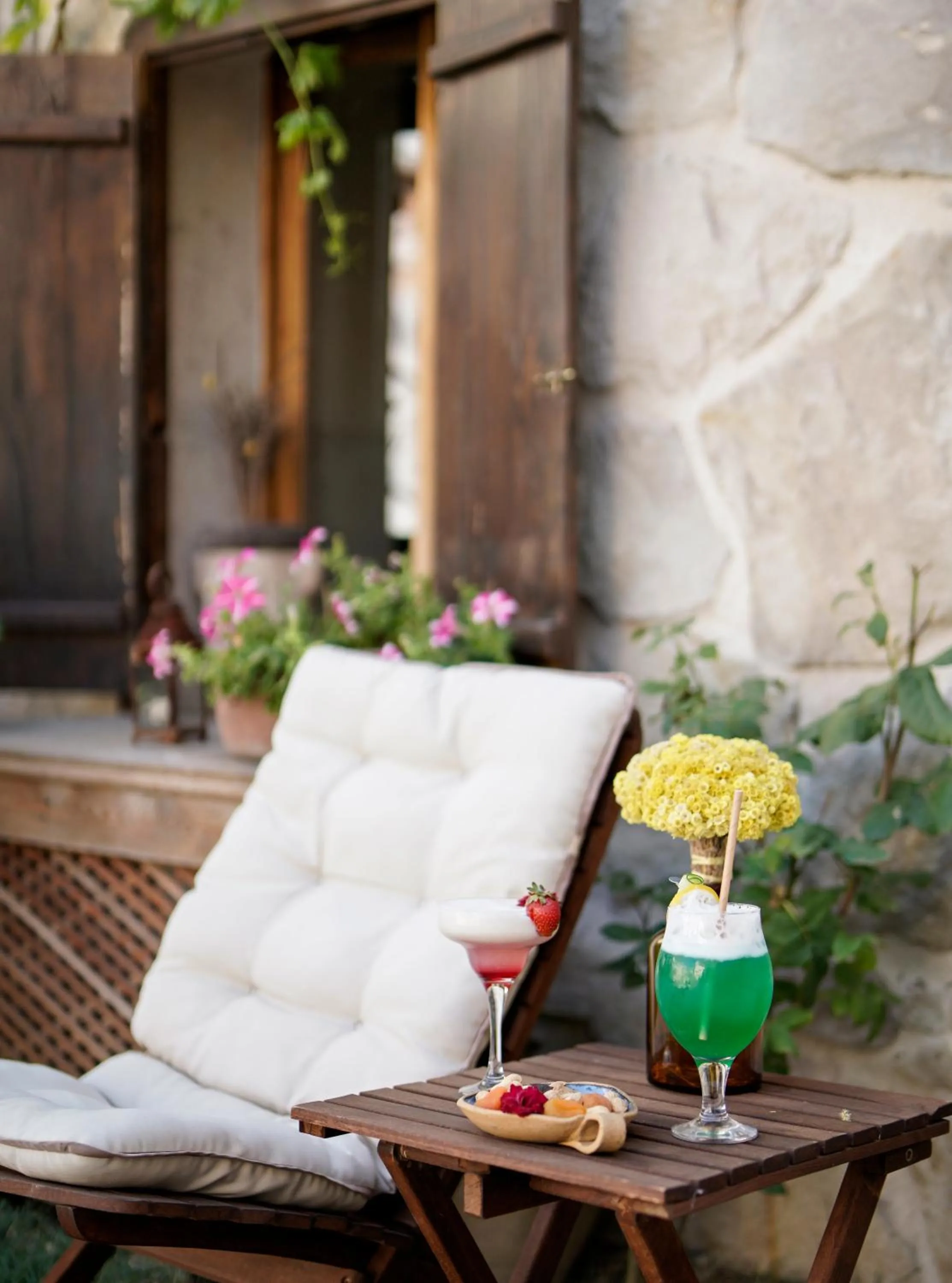 Patio in Doda Artisanal Cave Hotel 14 Plus