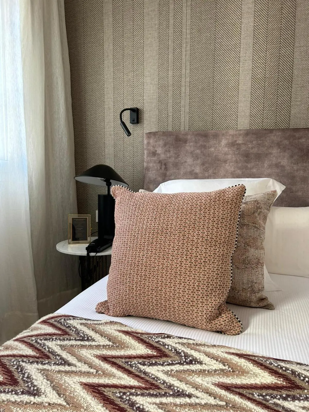 Shower, Bed in Hotel Boutique San Diego - Adults Only