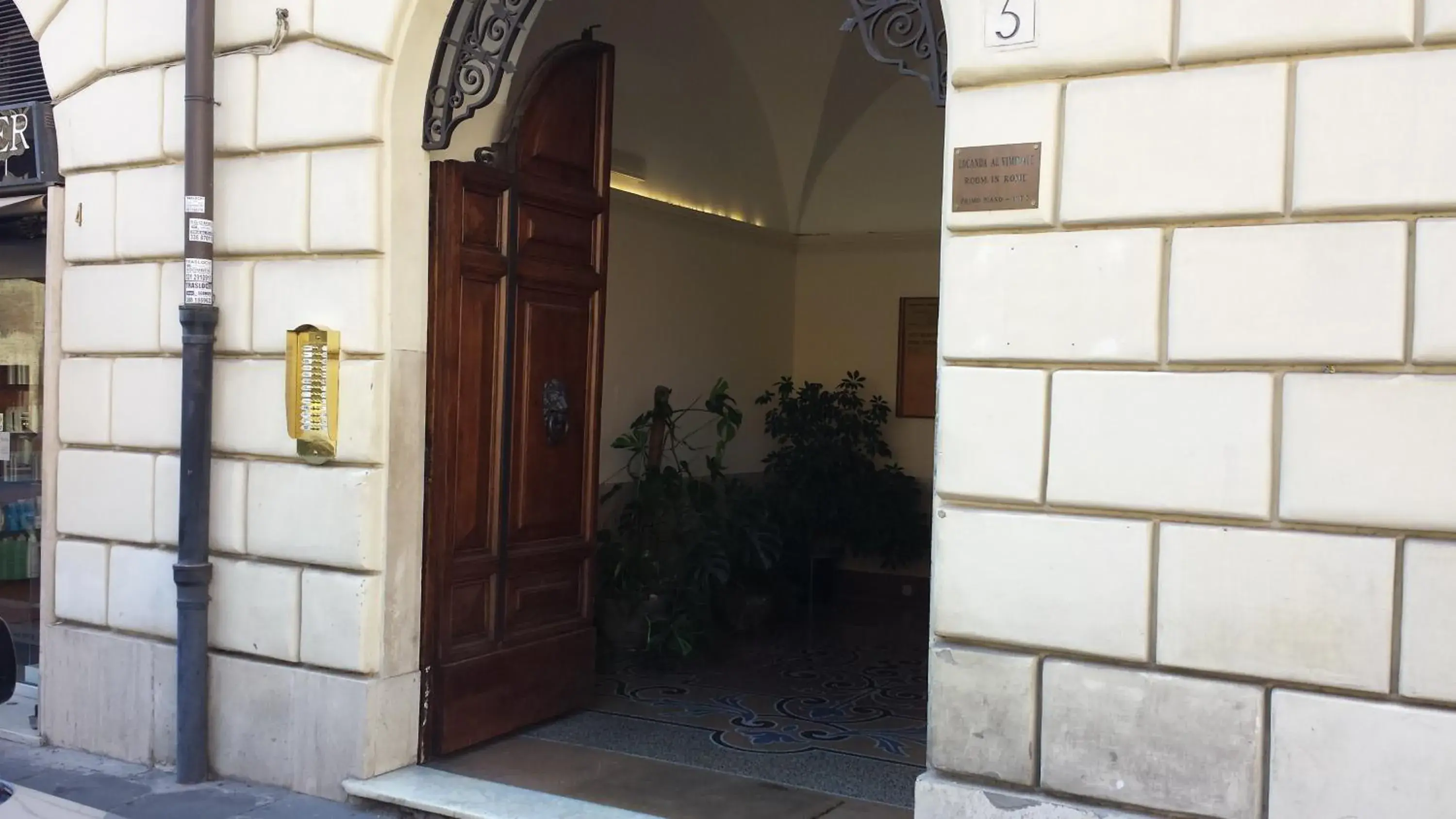 Facade/entrance in Mosaic Central Guest House Facade/entrance in Mosaic Central Guest House