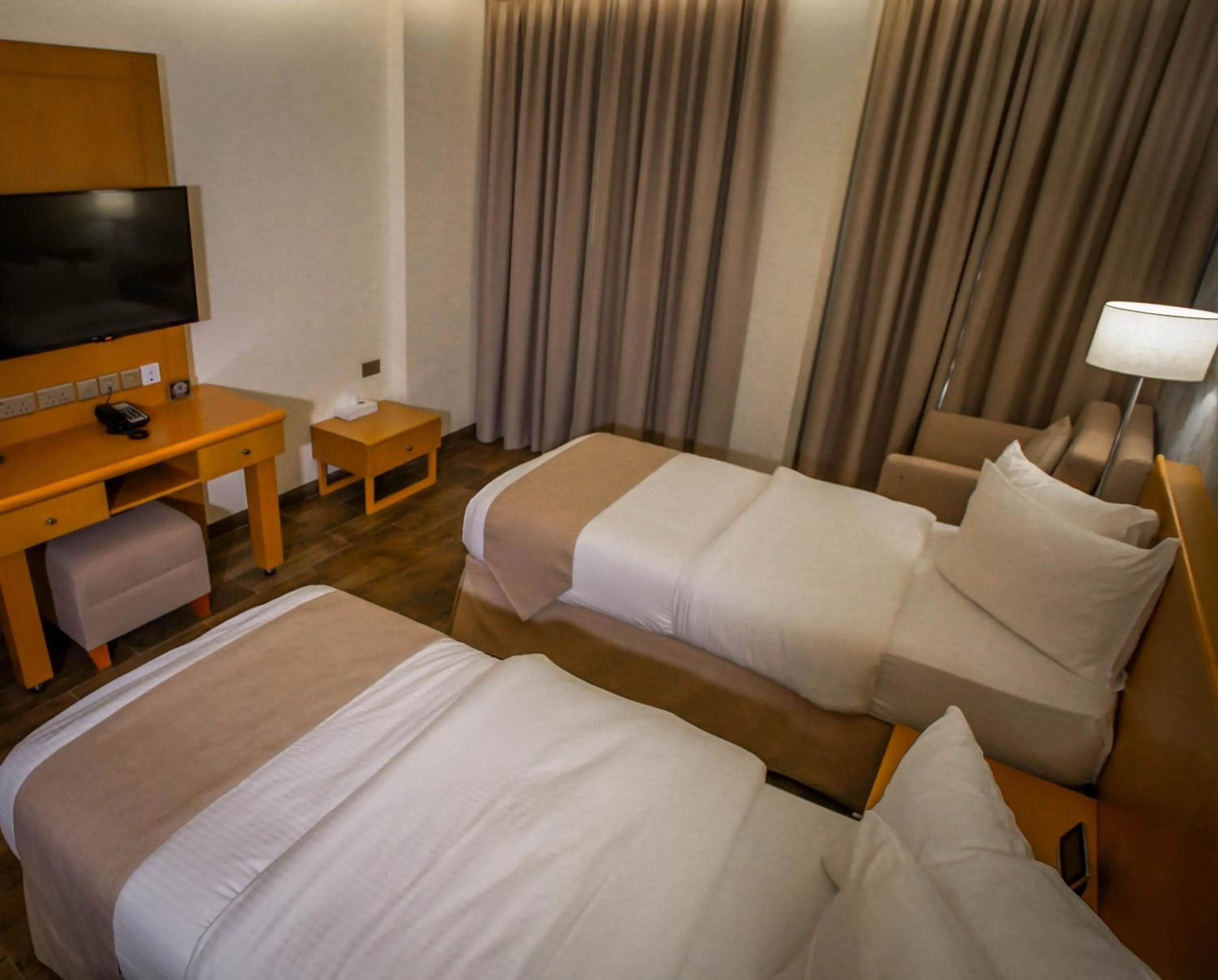 Bedroom, Bed in Sama Muscat Hotel