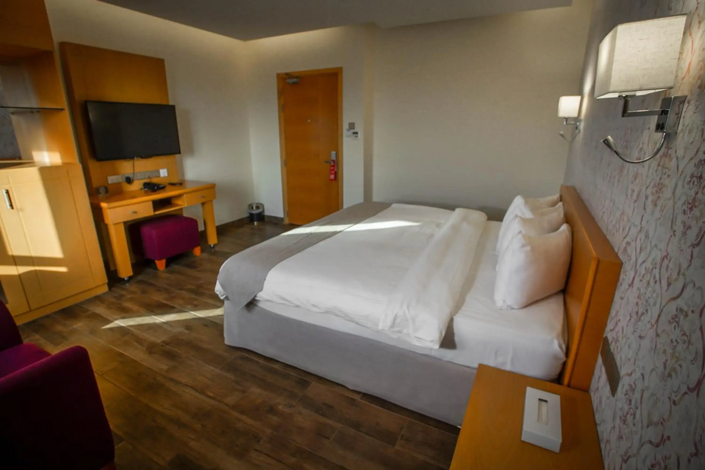 Superior King Room - single occupancy in Sama Muscat Hotel Superior King Room - single occupancy in Sama Muscat Hotel