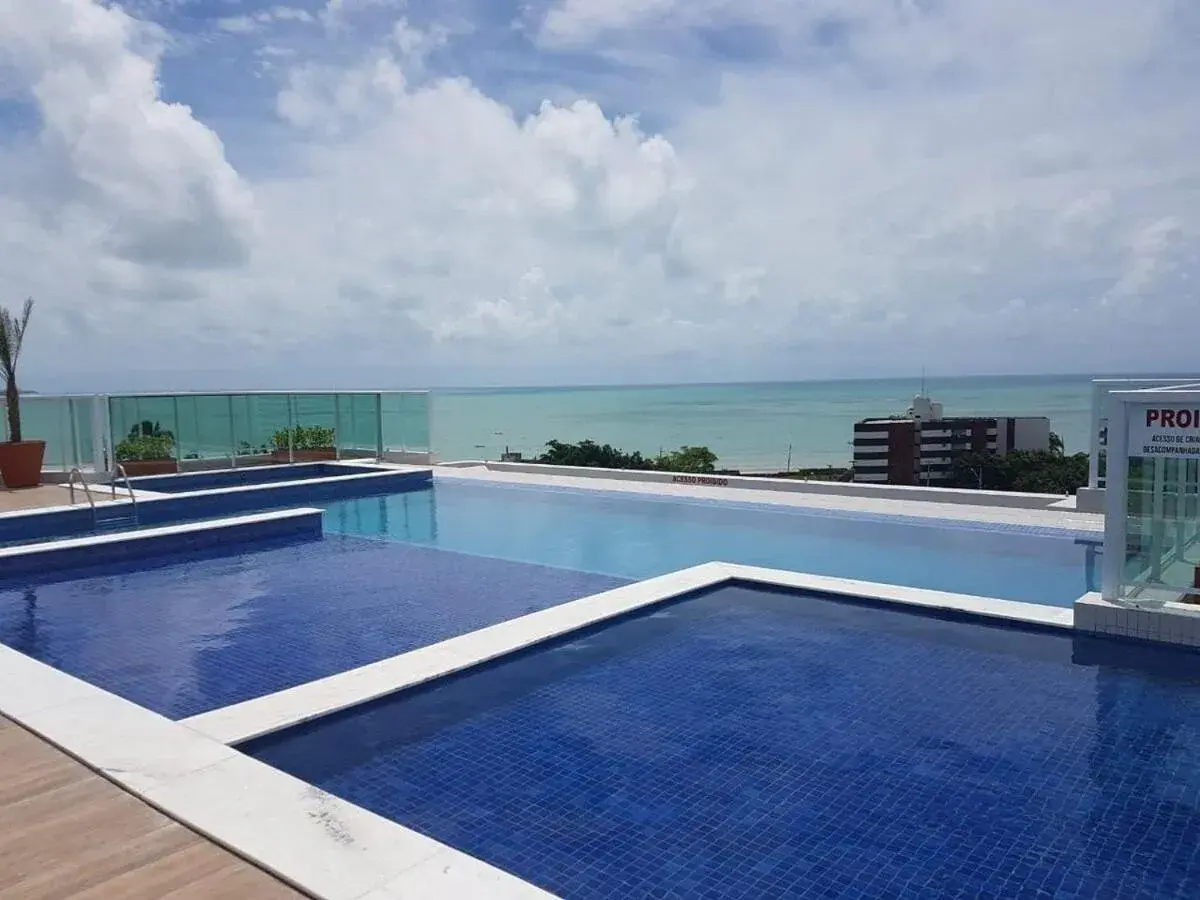 Swimming pool in Atlântico Norte Swimming pool in Atlântico Norte