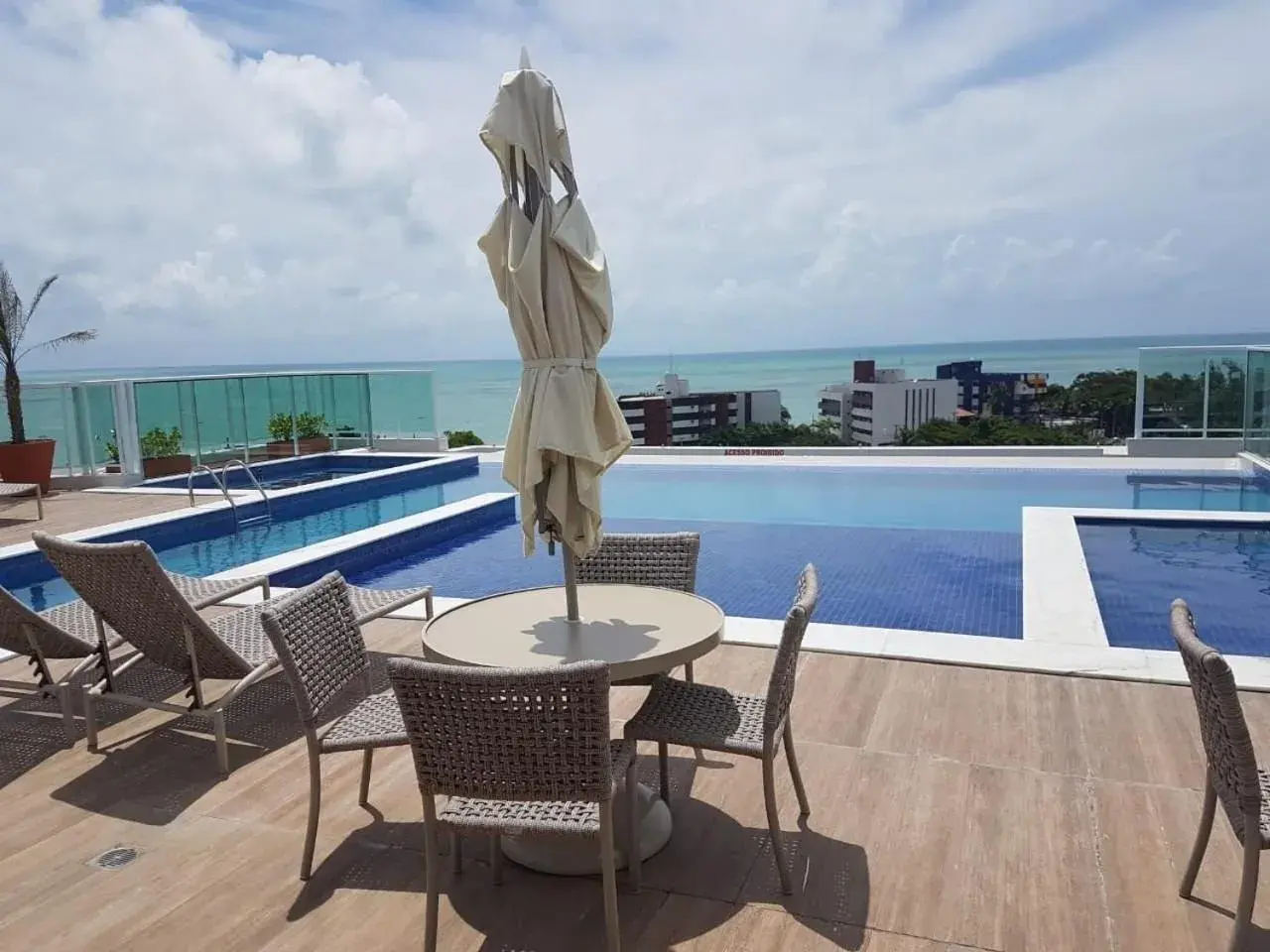 Pool view in Atlântico Norte Pool view in Atlântico Norte