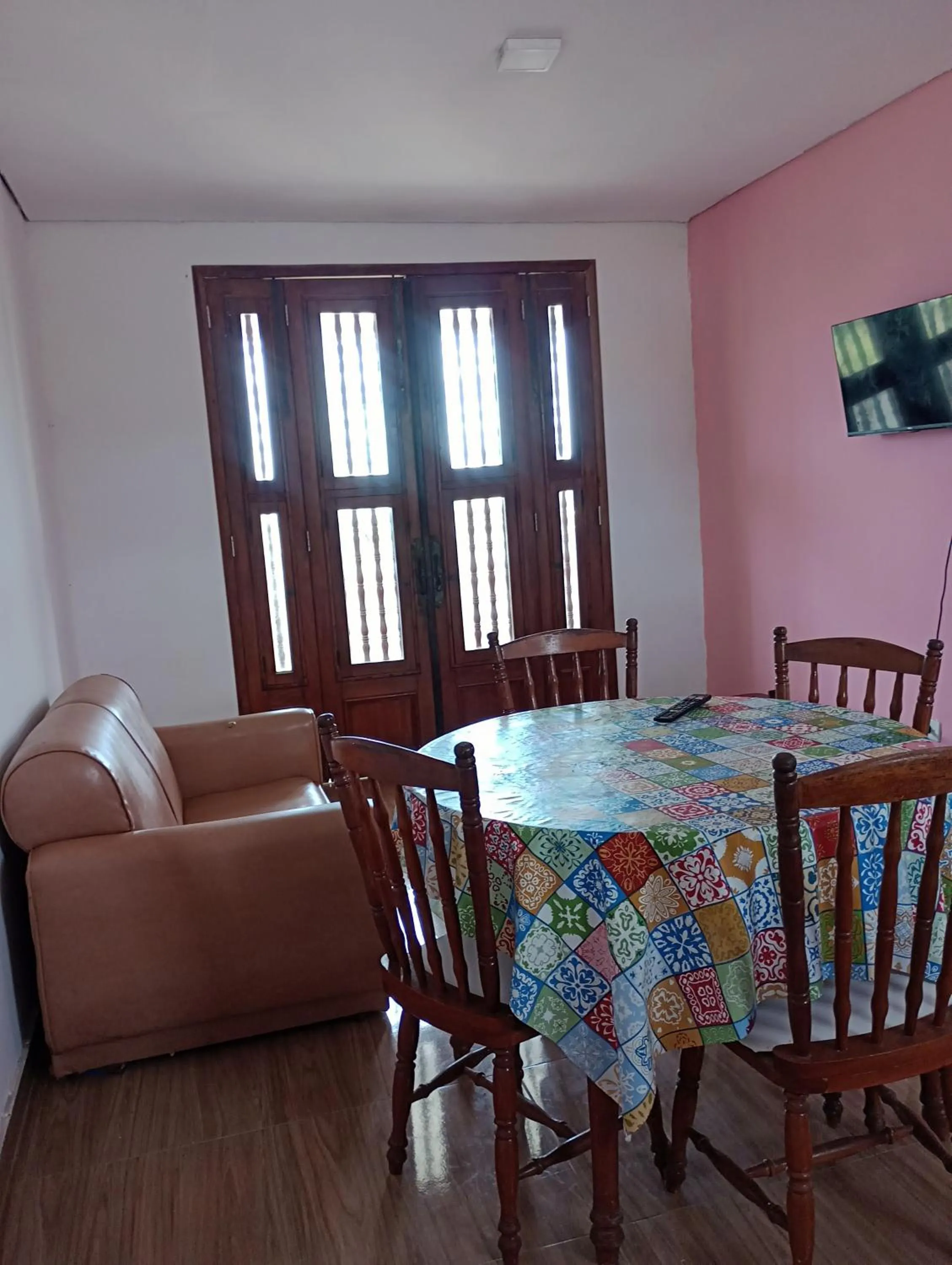 Casa inteira con piscina compartilhada