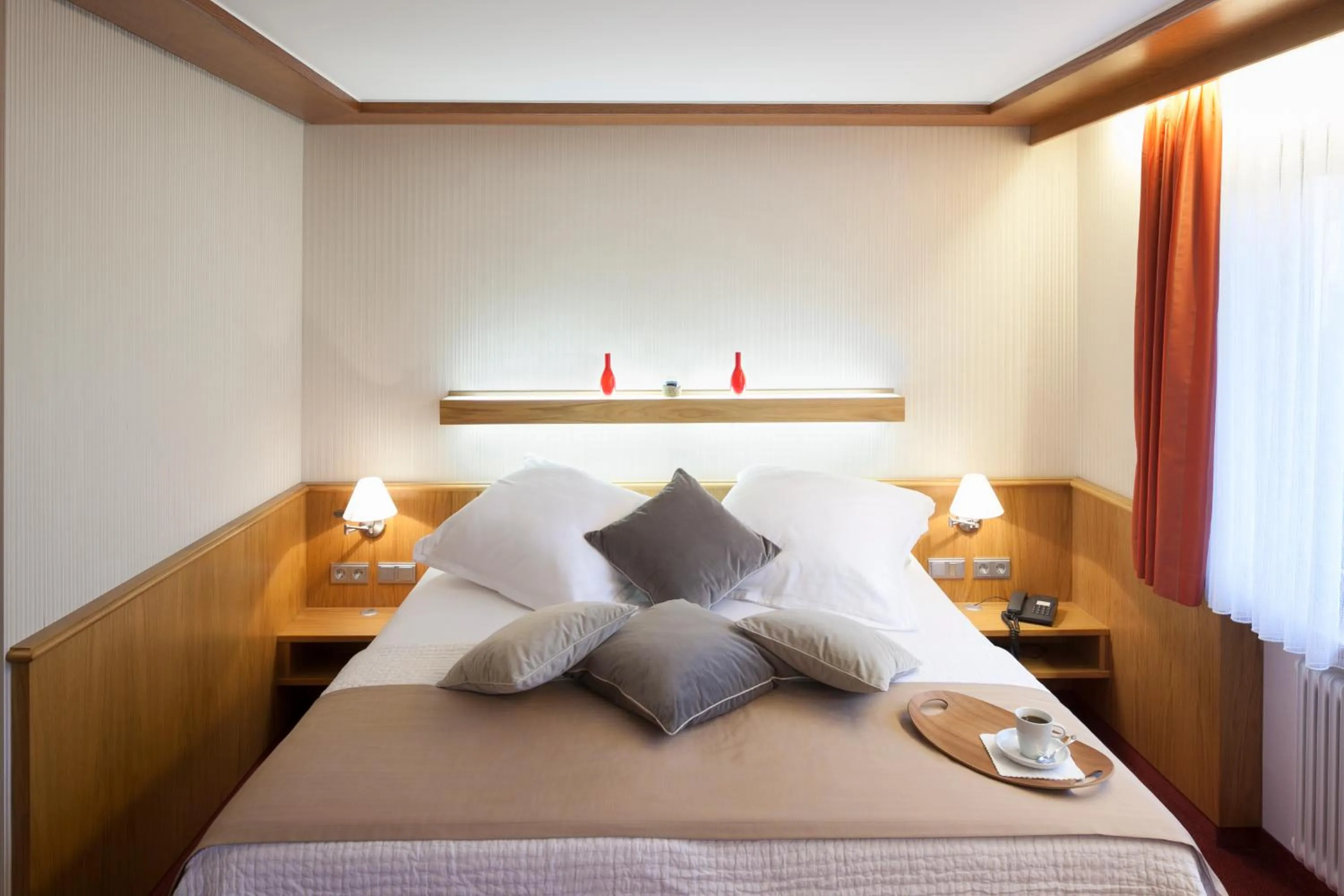 Photo of the whole room, Bed in Hotel Drei Morgen