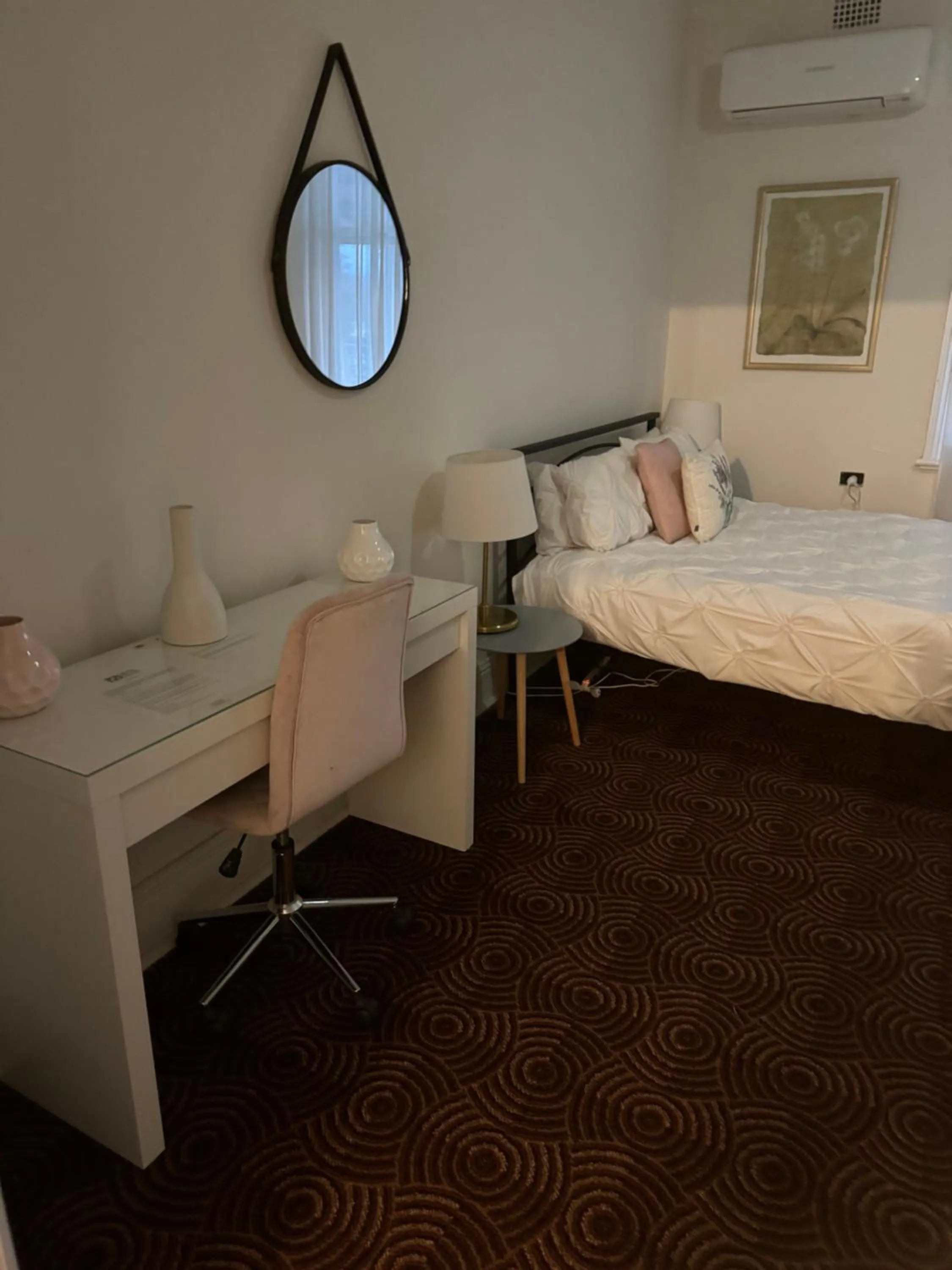 Bed in Hotel Koorawatha