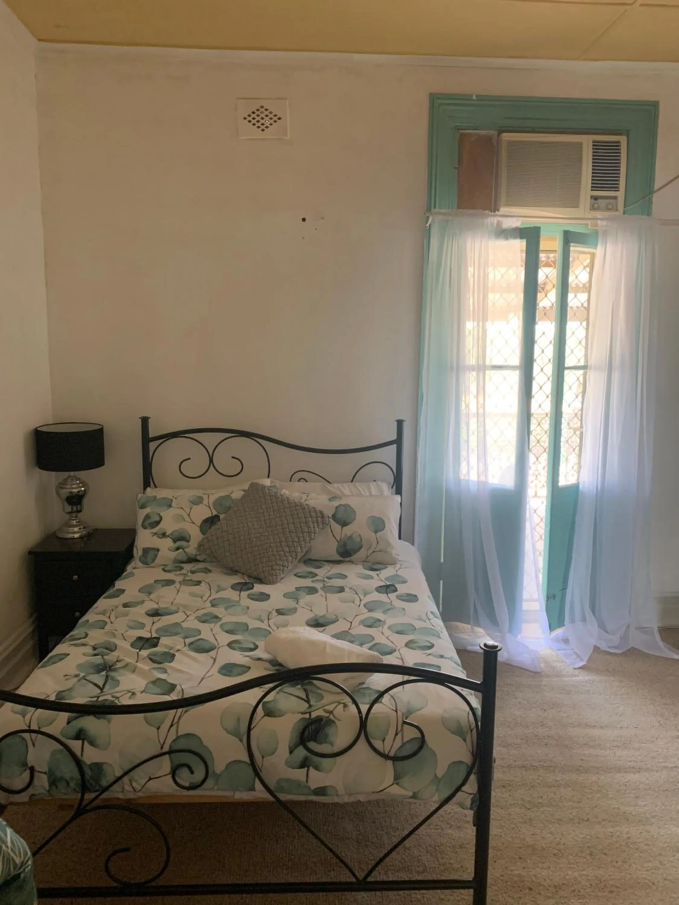 Bed in Hotel Koorawatha