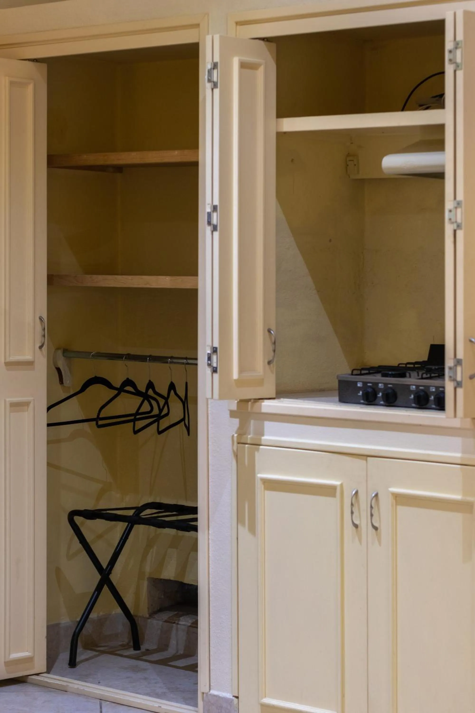 wardrobe in Casa Las Palmas, San Miguel de Allende