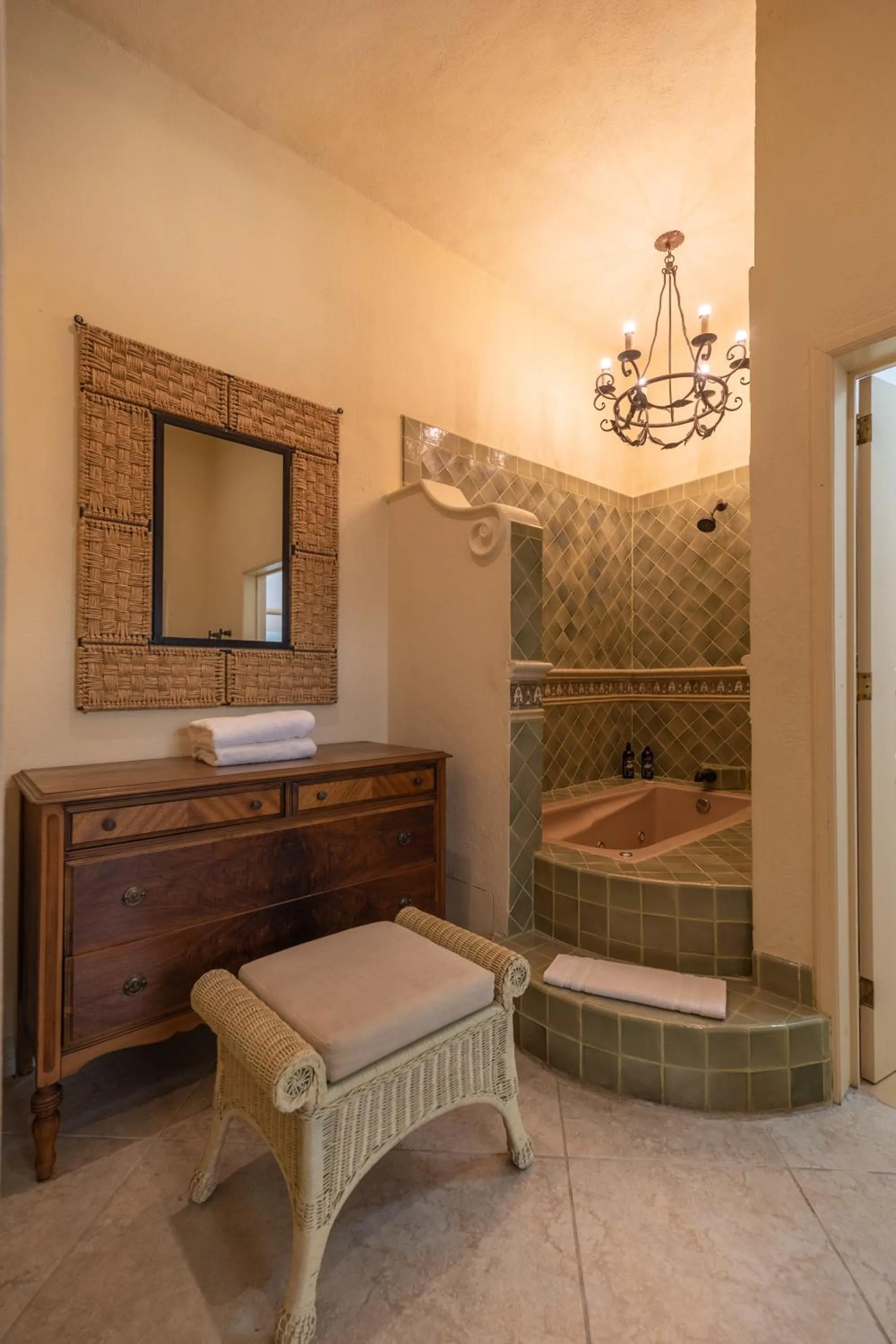 Bath in Casa Las Palmas, San Miguel de Allende