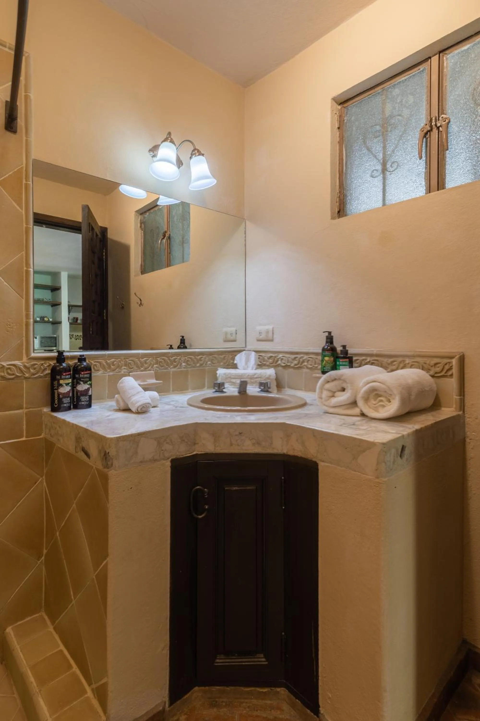 Bathroom in Casa Las Palmas, San Miguel de Allende