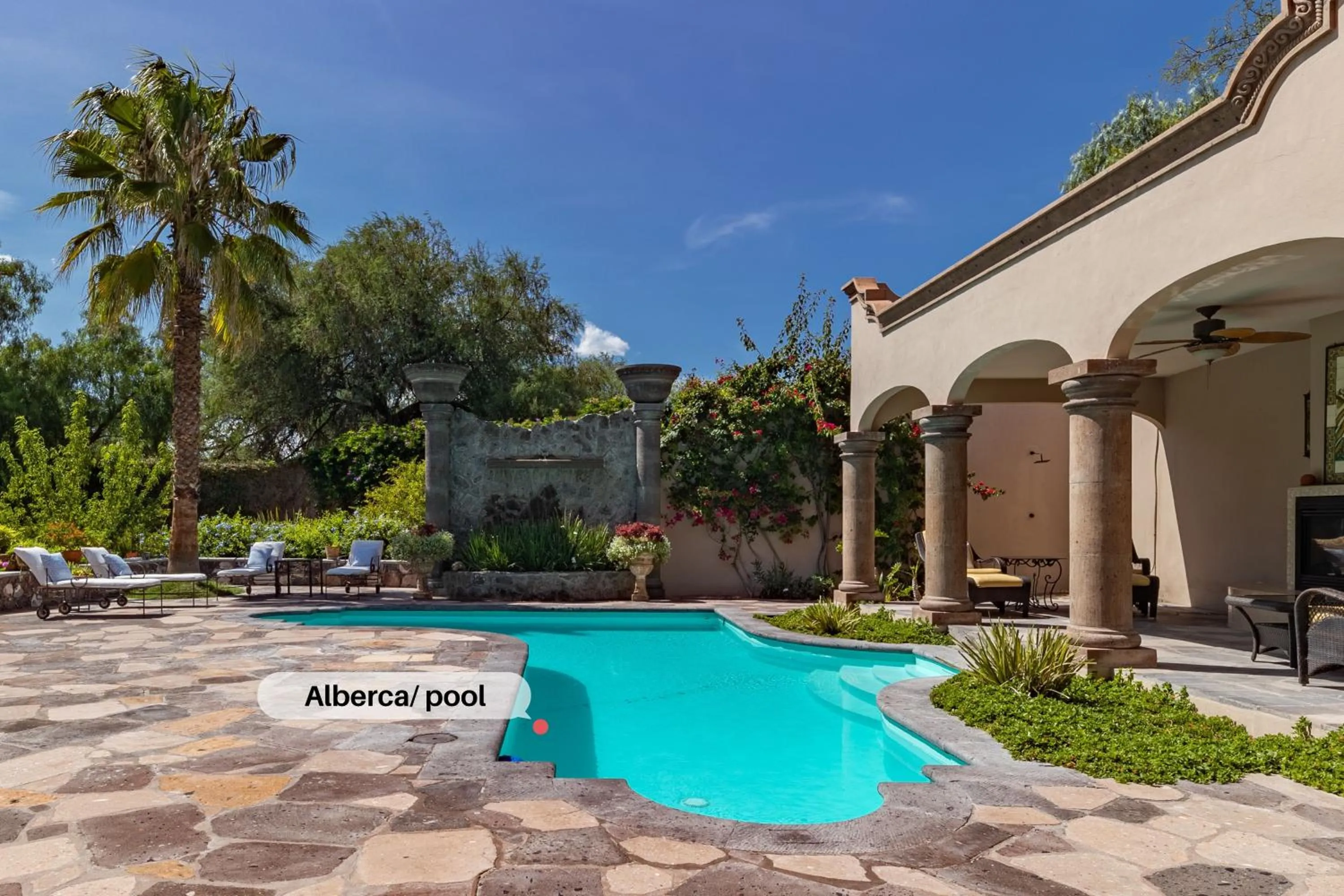 Swimming pool in Casa Las Palmas, San Miguel de Allende