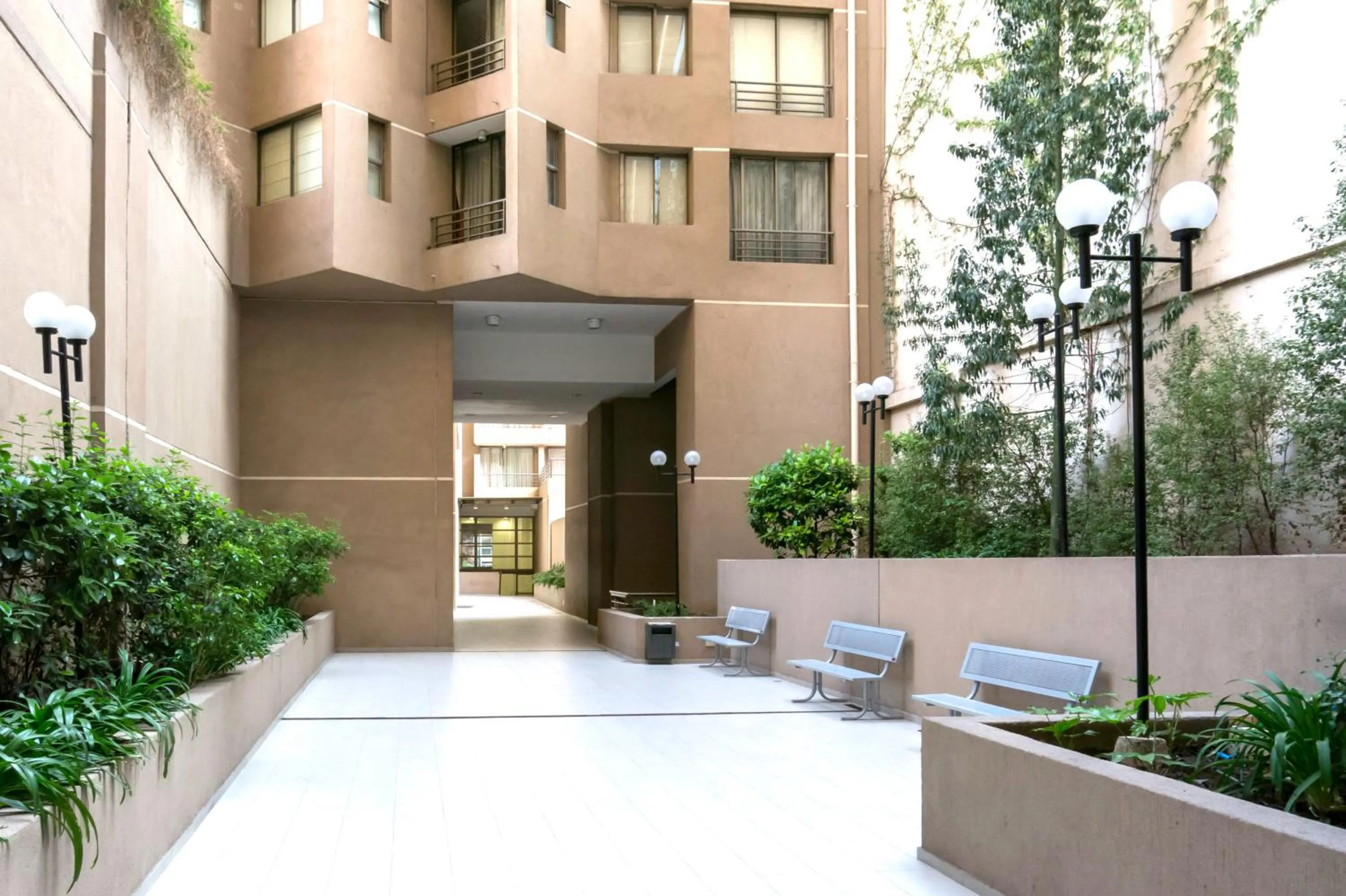Property building in Departamentos Pontoni (Bellas Artes)