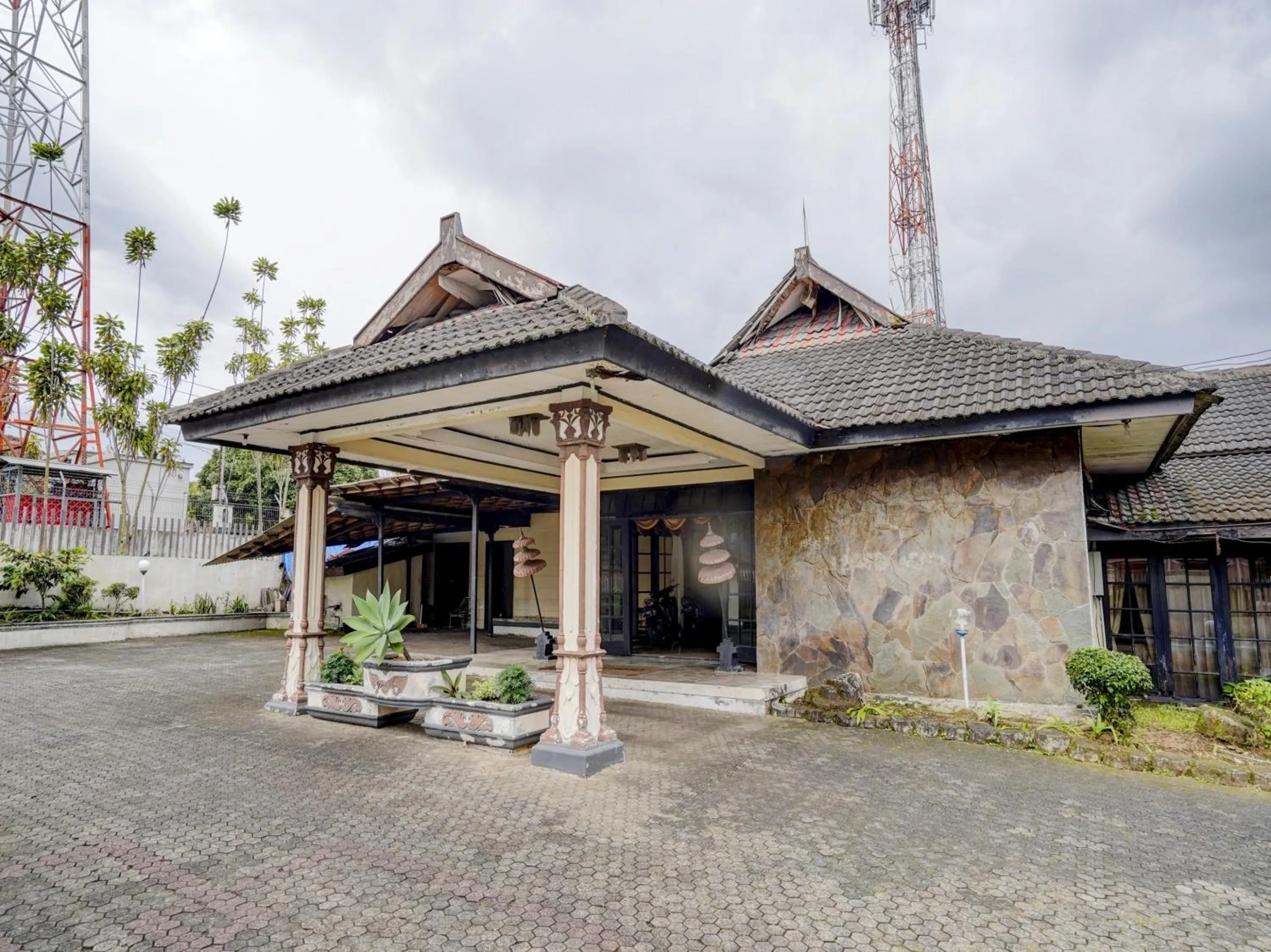 Property building in Hotel Mataram Cipanas Syariah Mitra RedDoorz