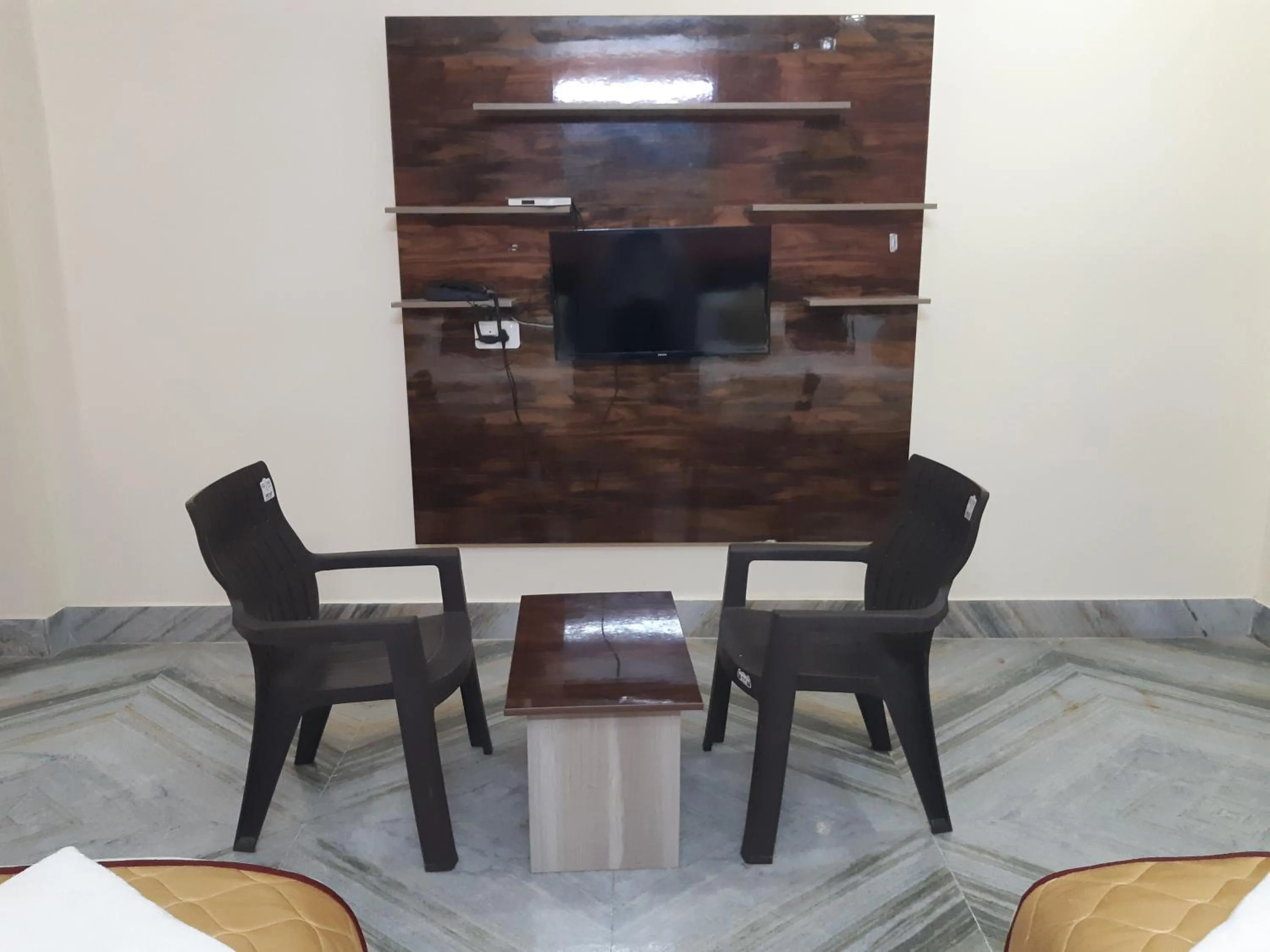 TV and multimedia in Devansh Bhanu Residency DBR