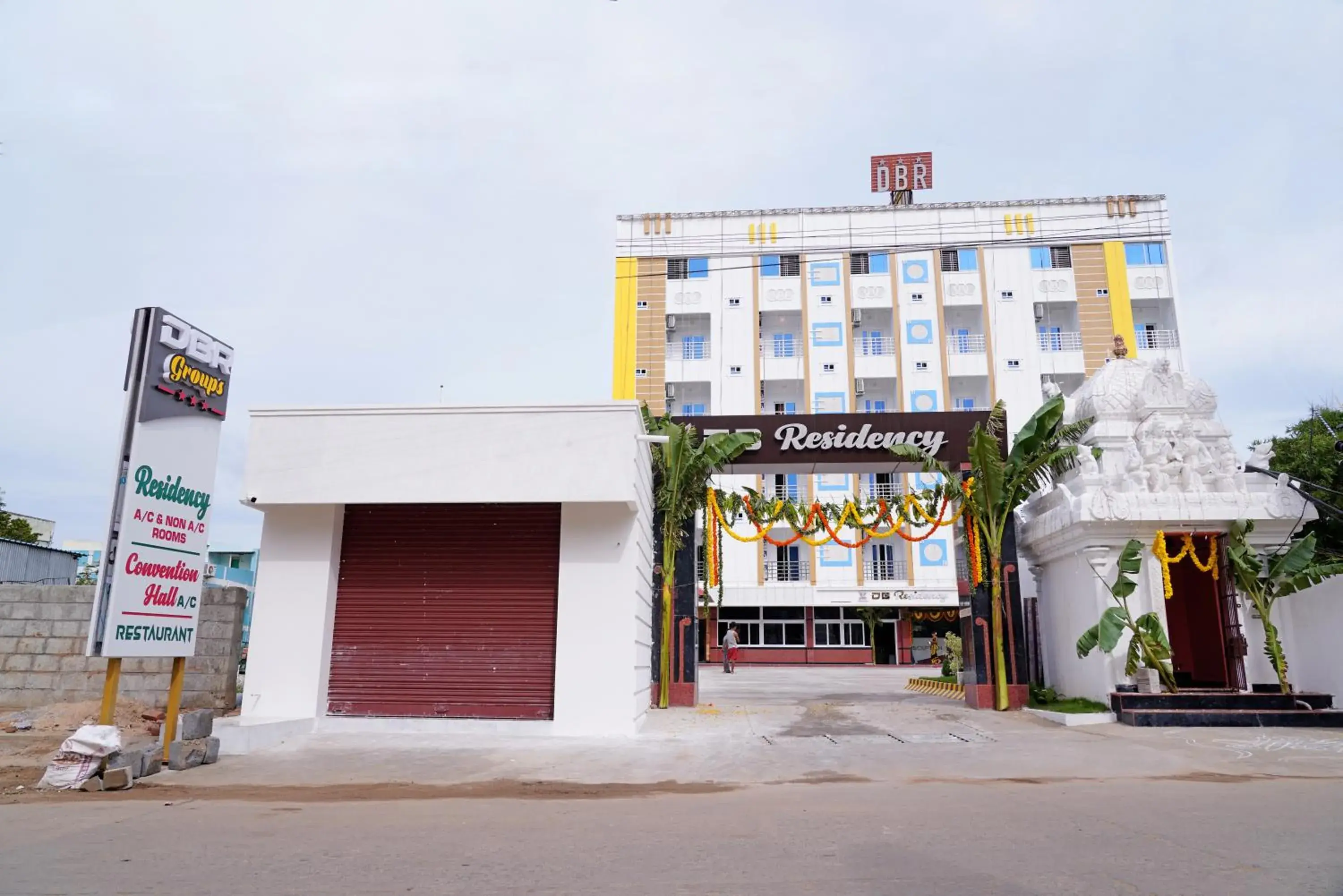 Property building in Devansh Bhanu Residency DBR Property building in Devansh Bhanu Residency DBR
