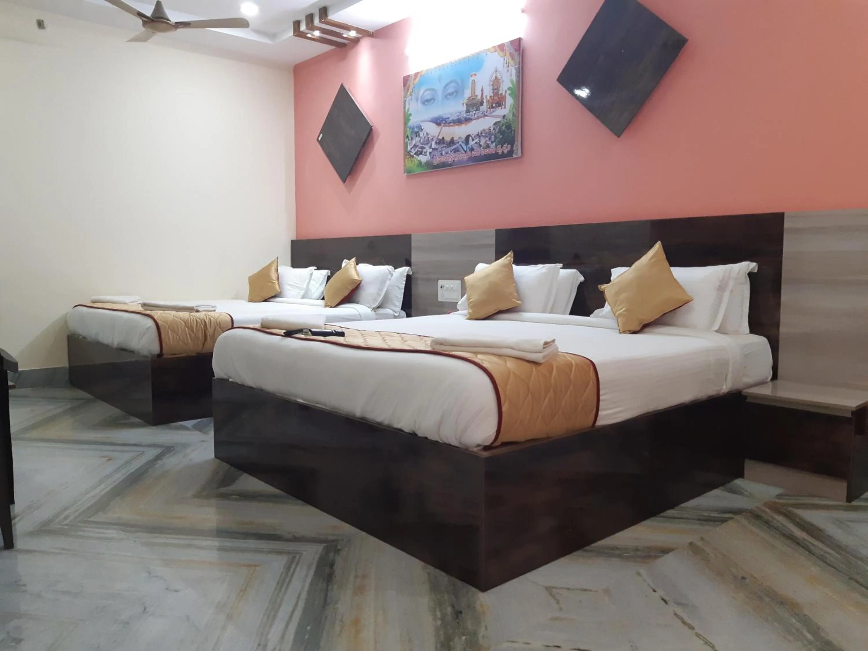 Photo of the whole room, Bed in Devansh Bhanu Residency DBR
