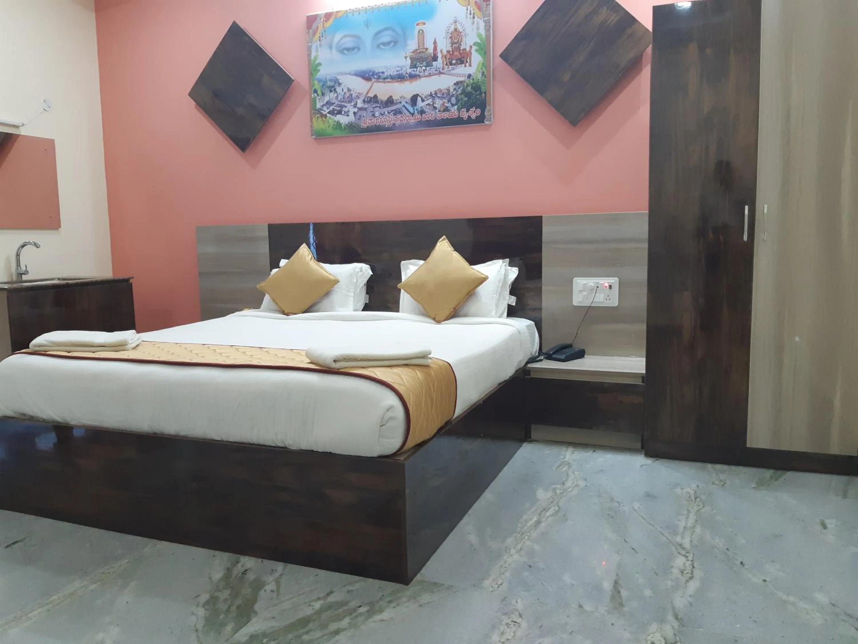 Photo of the whole room, Bed in Devansh Bhanu Residency DBR