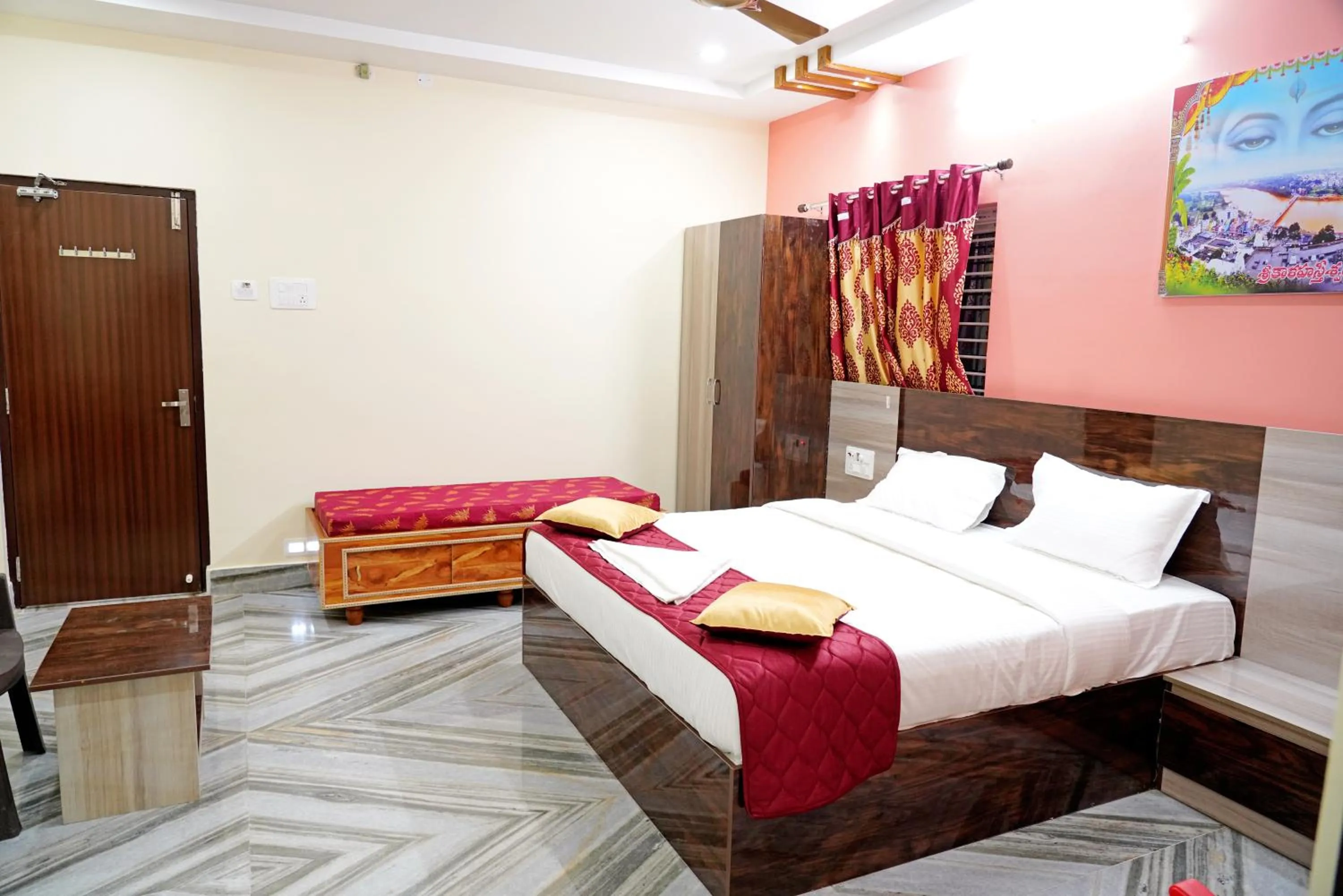Bedroom, Bed in Devansh Bhanu Residency DBR