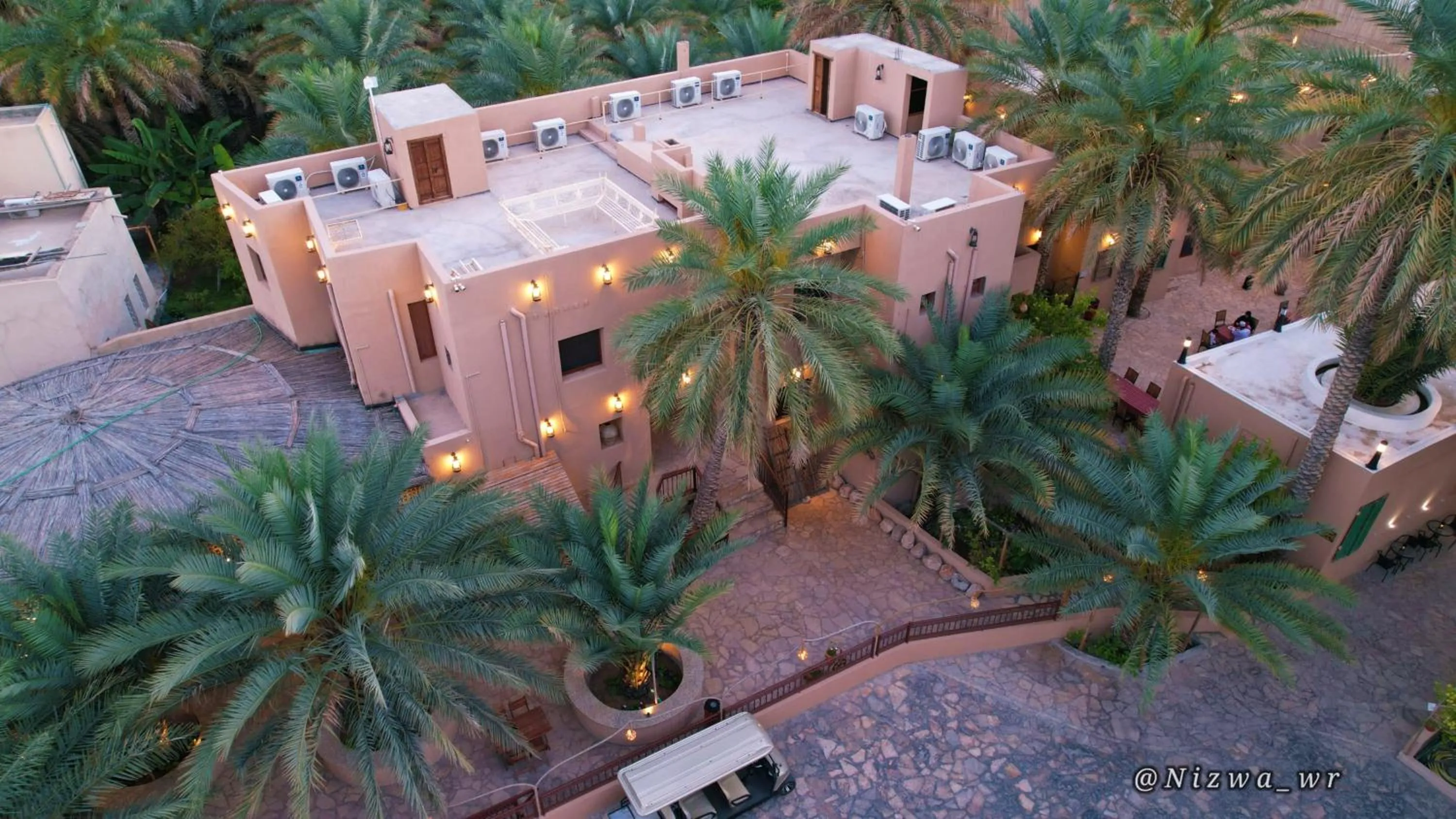Bustan inn by Alley Escape