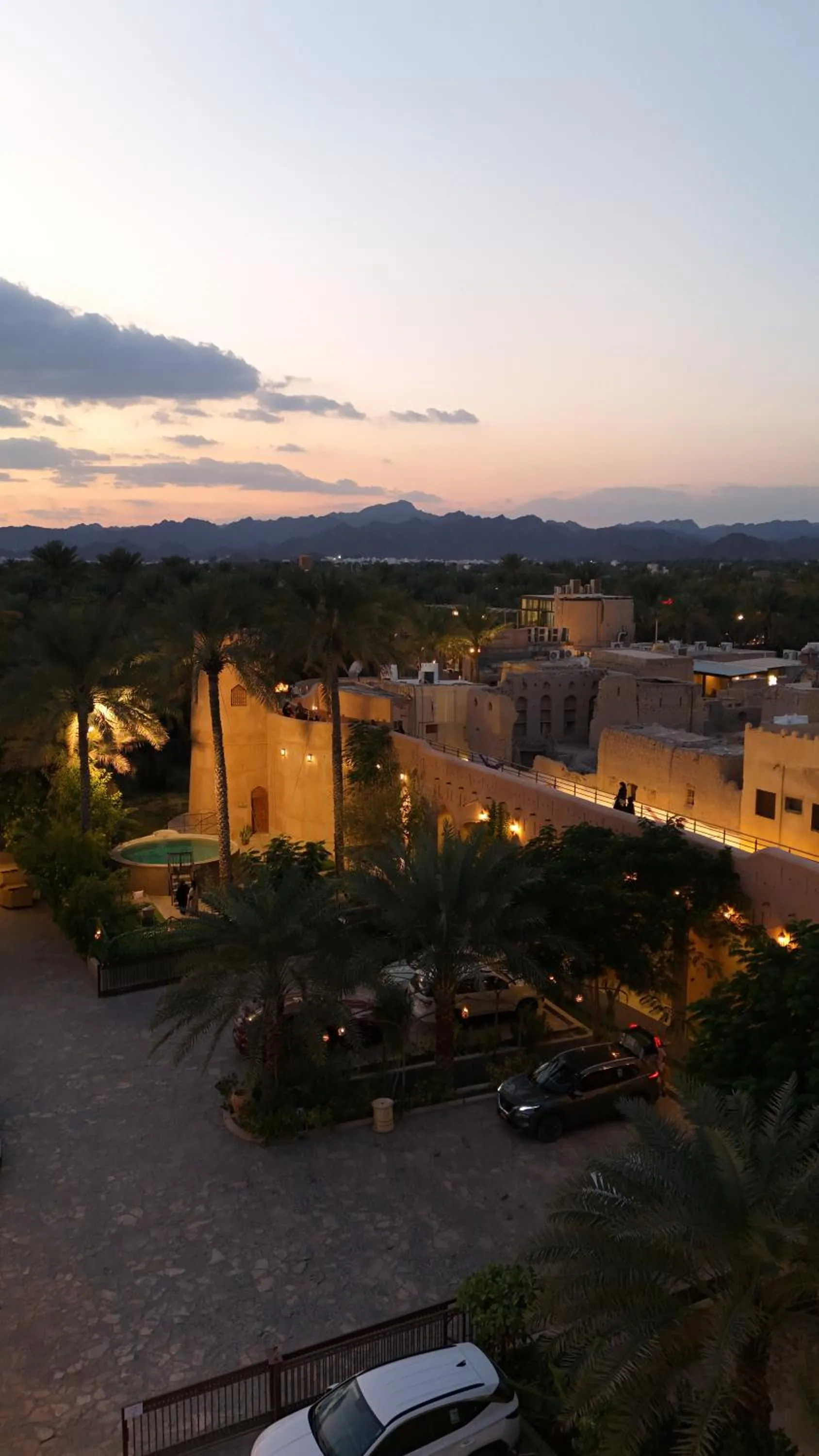 Bustan inn by Alley Escape
